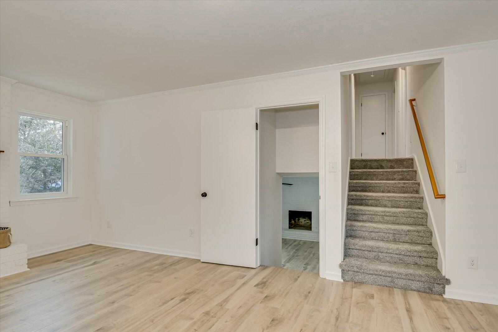 114 GLENORA Drive
