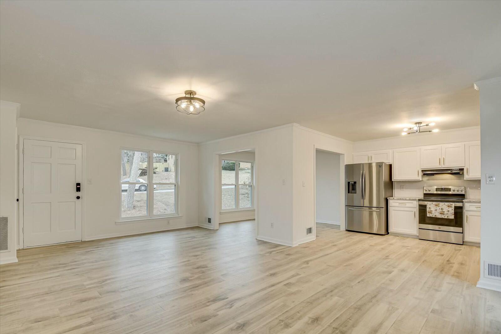 114 GLENORA Drive