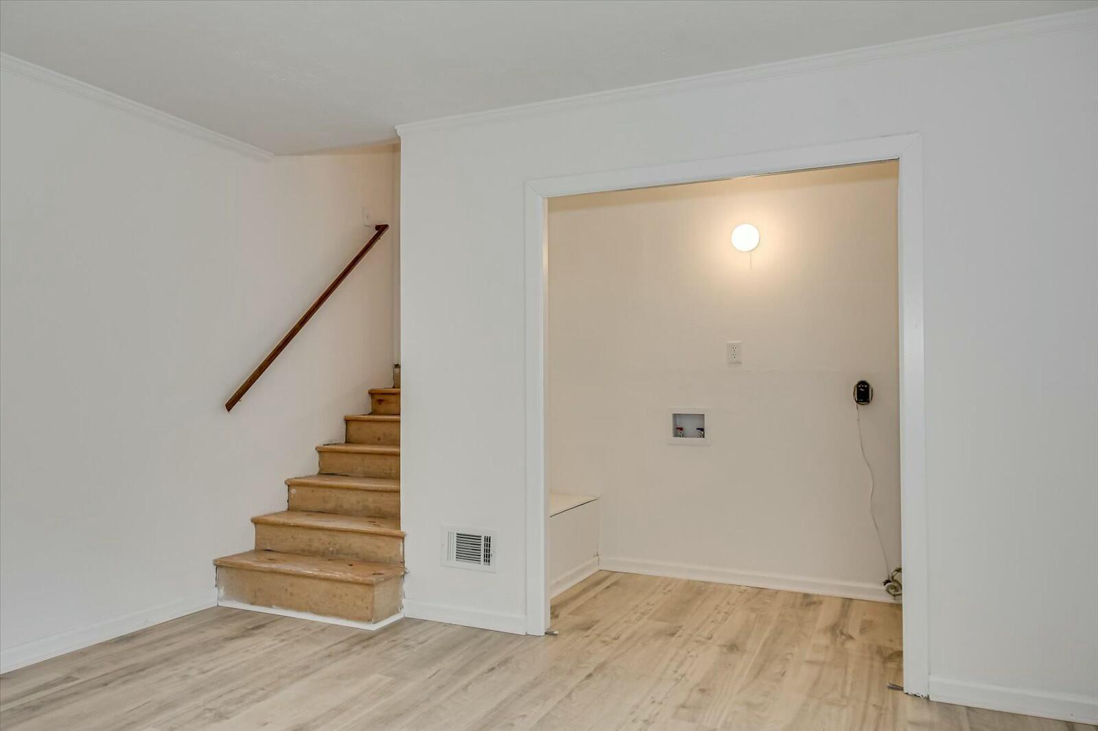 114 GLENORA Drive