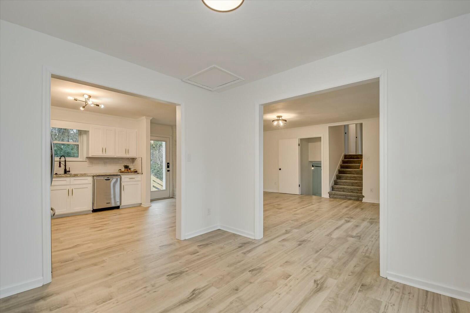 114 GLENORA Drive