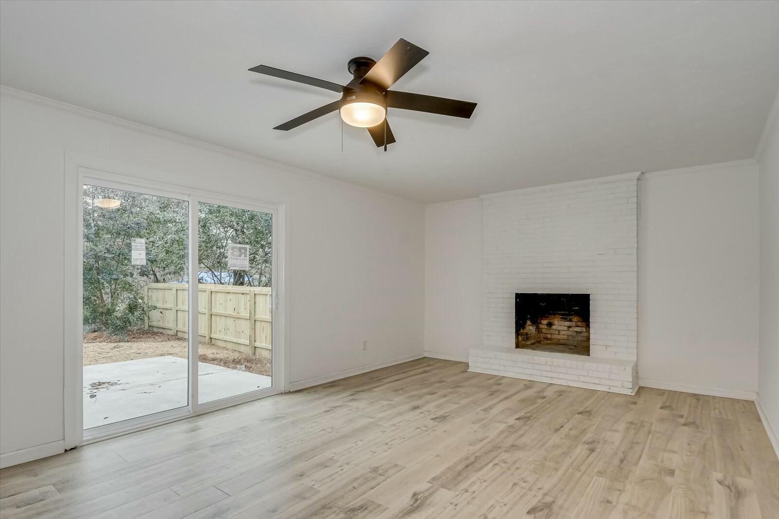 114 GLENORA Drive
