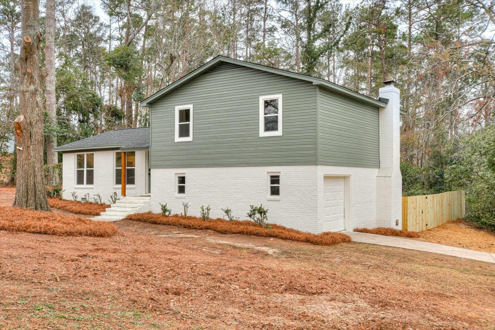 114 GLENORA Drive
