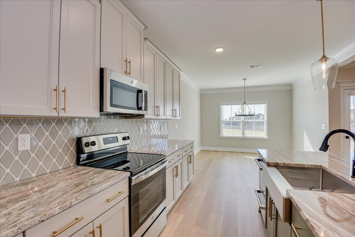 5109 GREYTON Circle