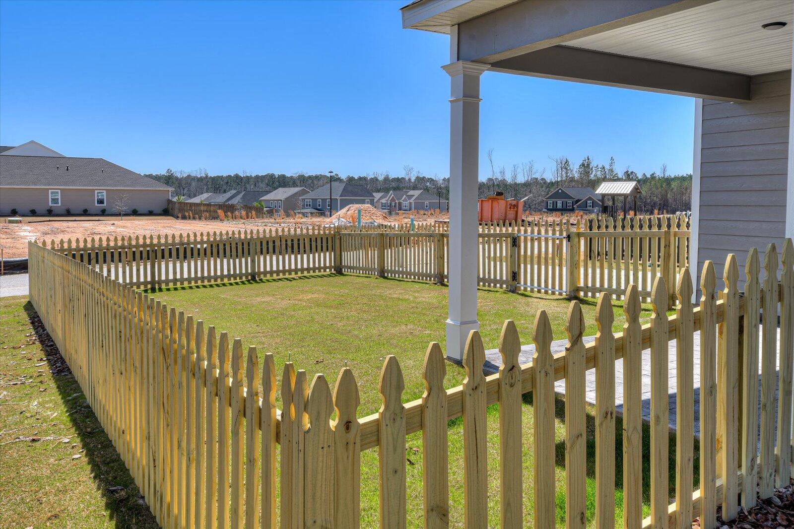 6240 CANTERBURY FARMS Parkway