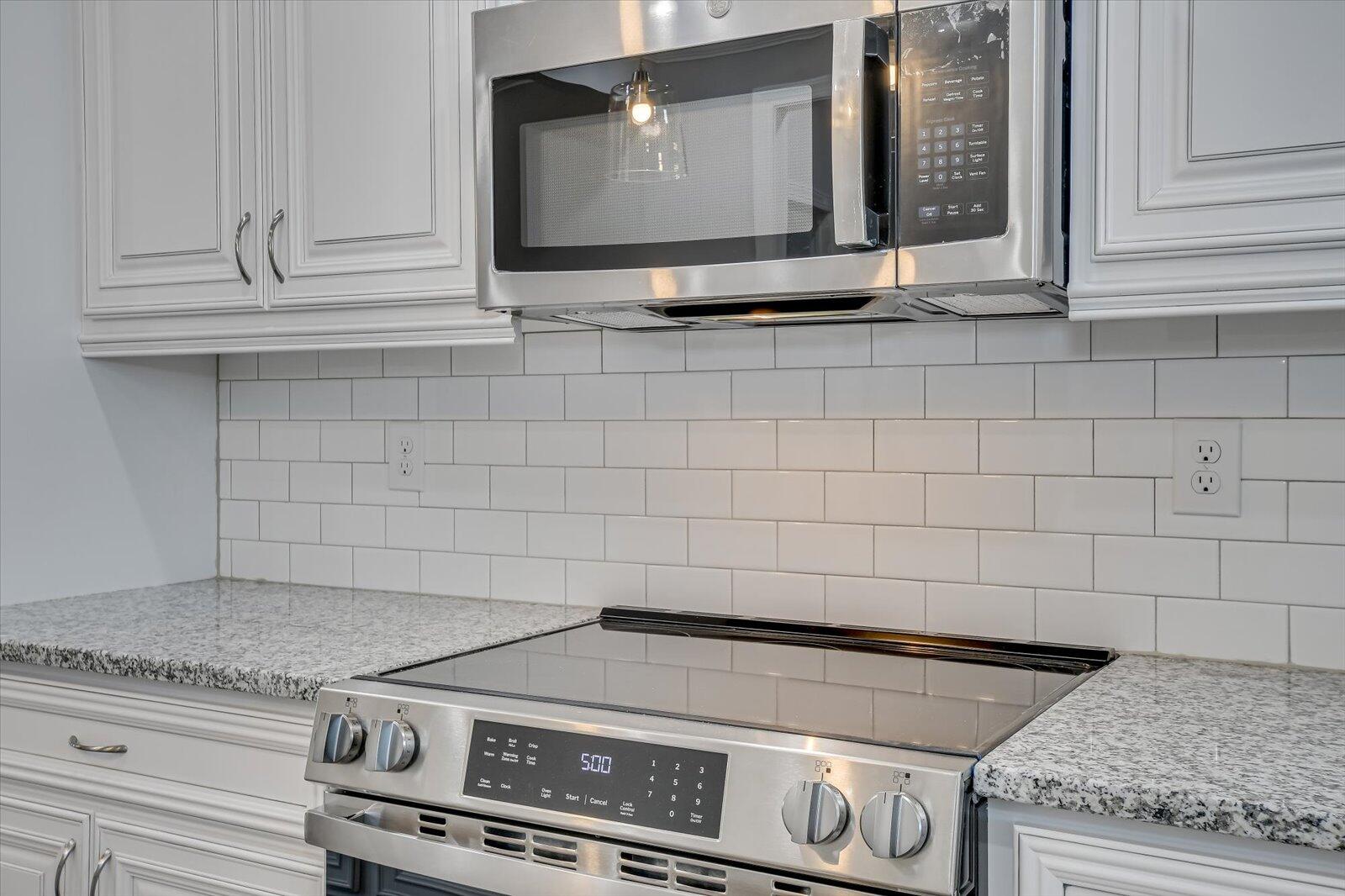 6240 CANTERBURY FARMS Parkway