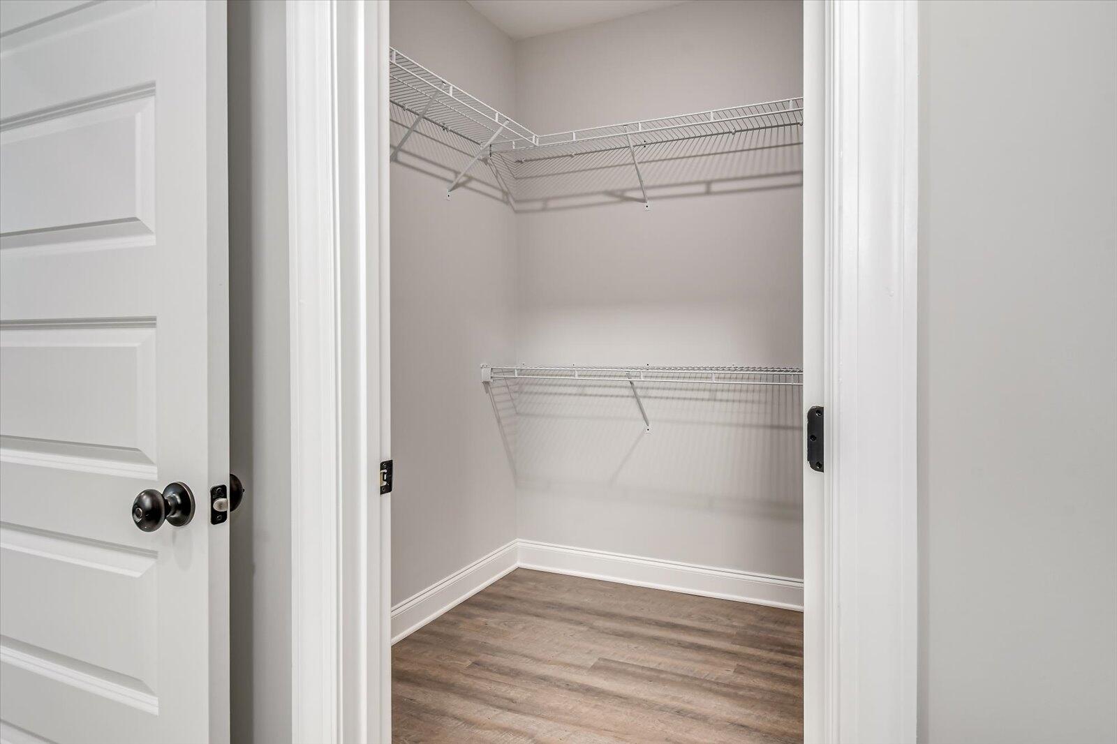 6240 CANTERBURY FARMS Parkway