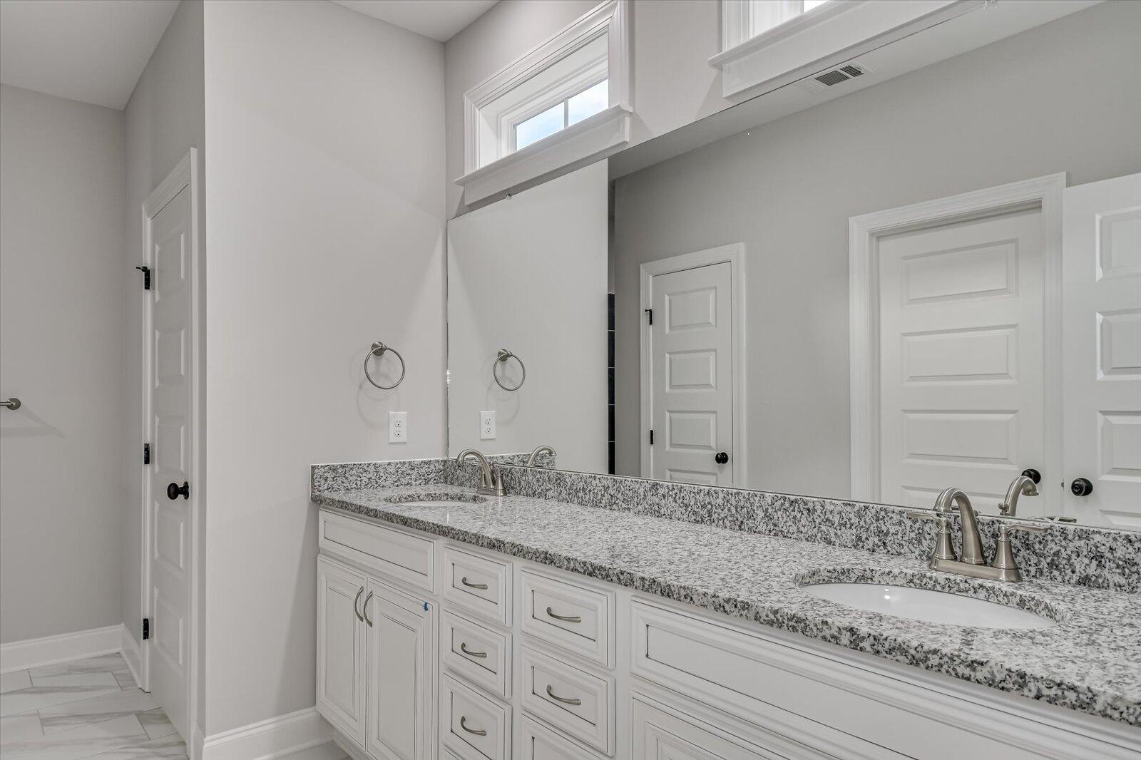 6240 CANTERBURY FARMS Parkway