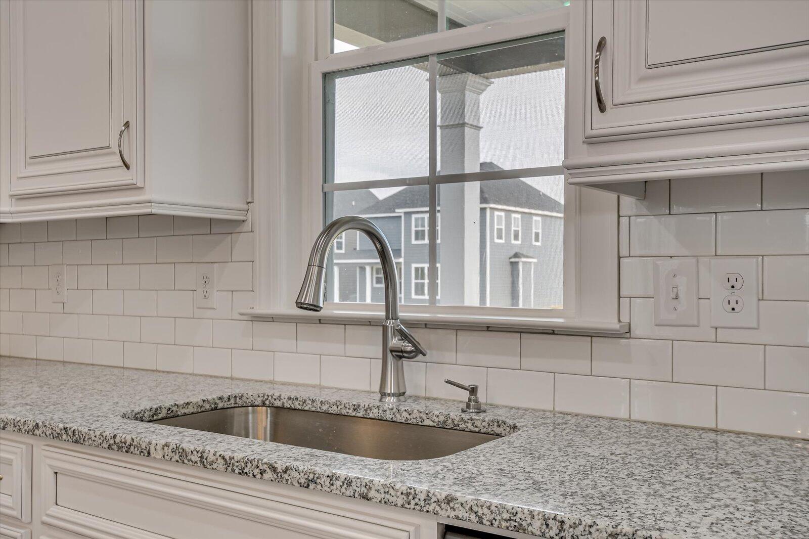 6240 CANTERBURY FARMS Parkway