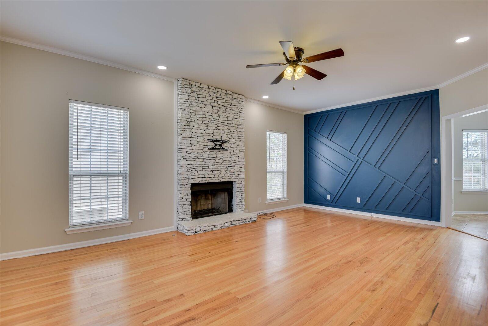 571 OAK BROOK Drive