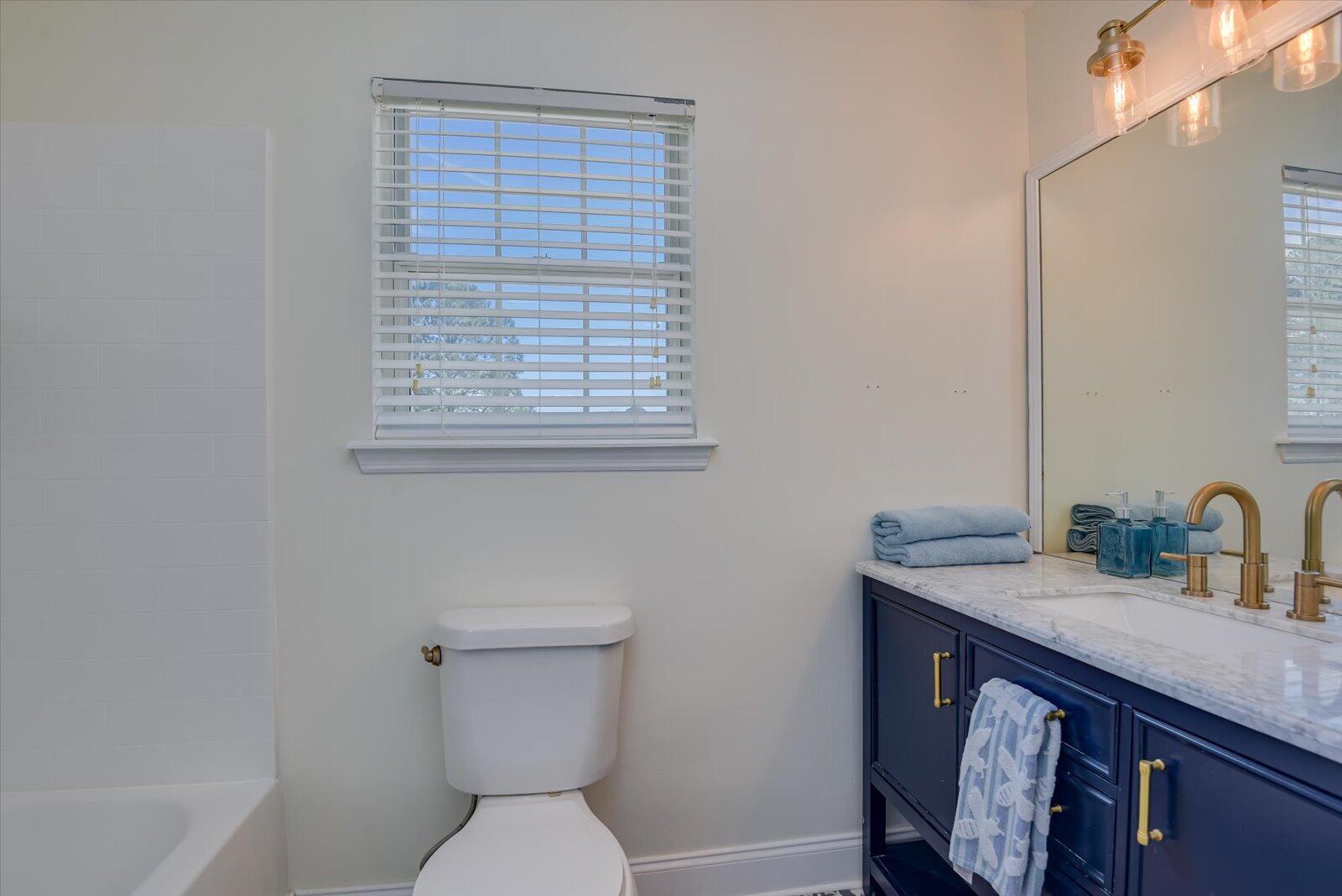 571 OAK BROOK Drive