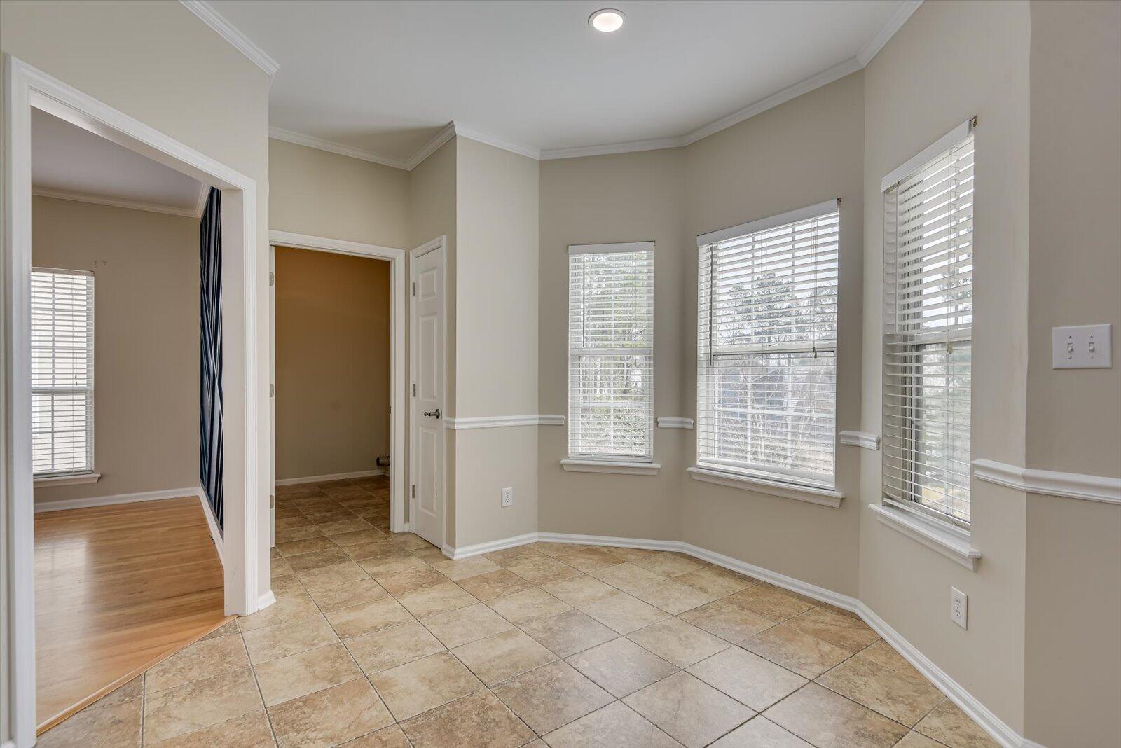 571 OAK BROOK Drive