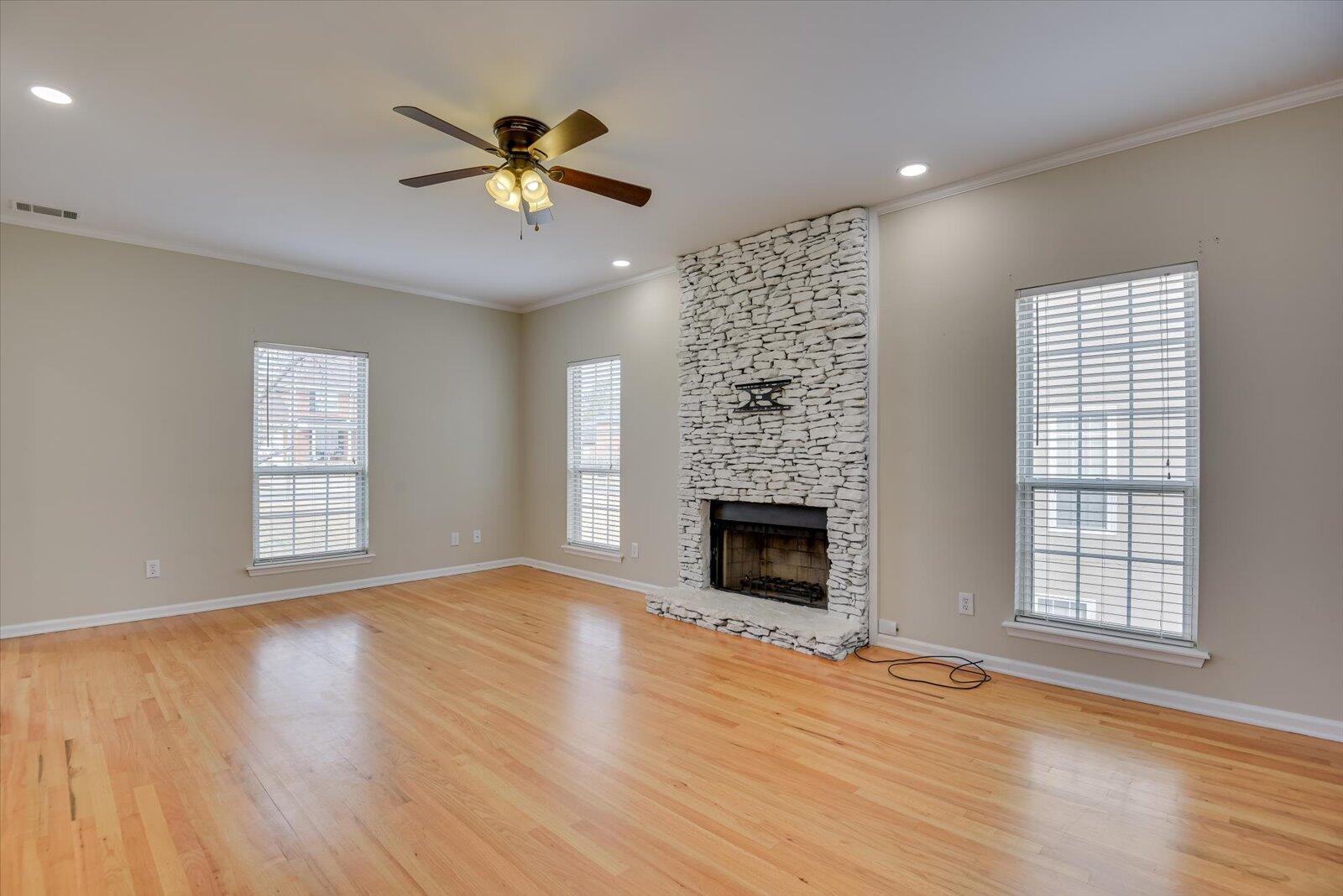 571 OAK BROOK Drive