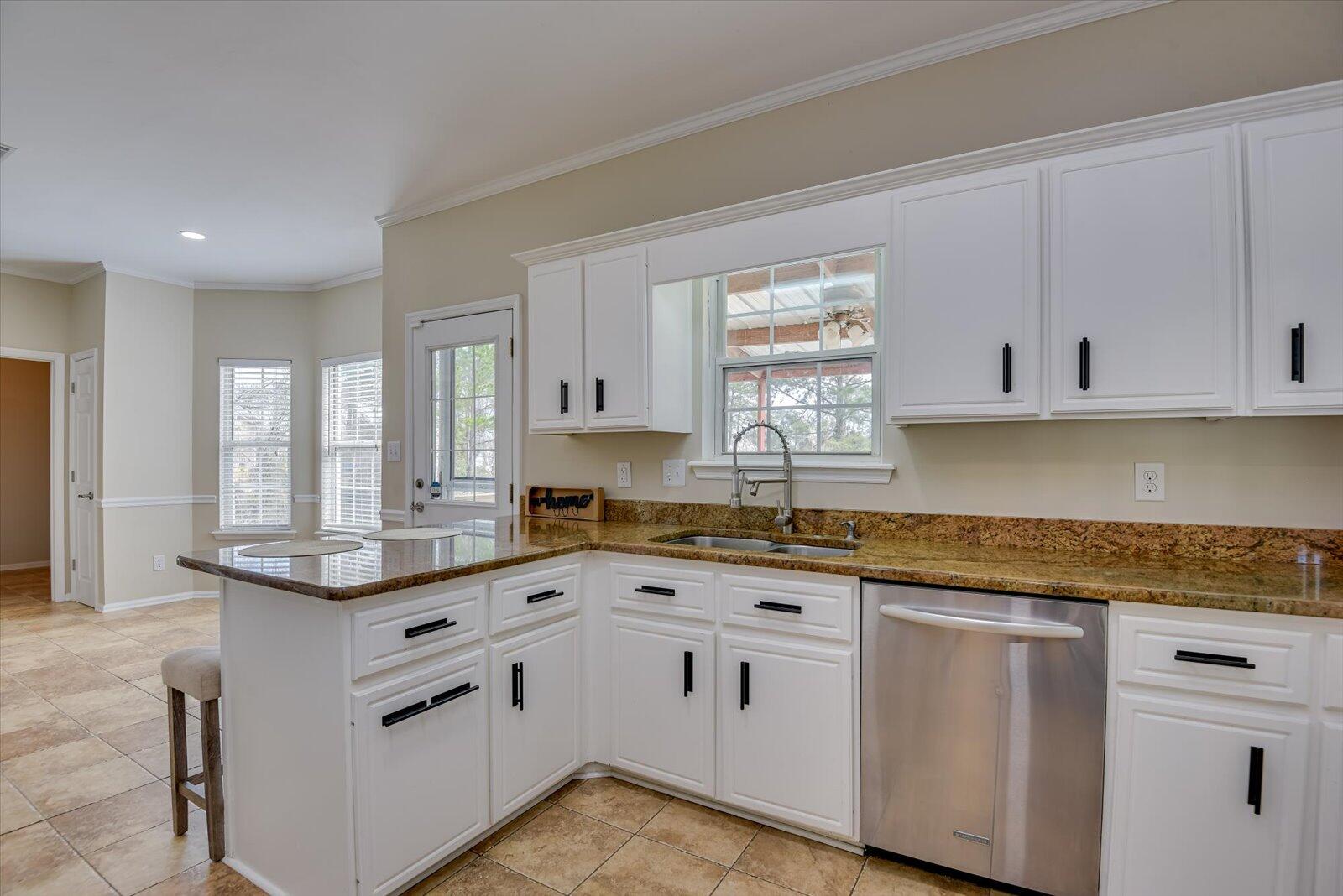 571 OAK BROOK Drive