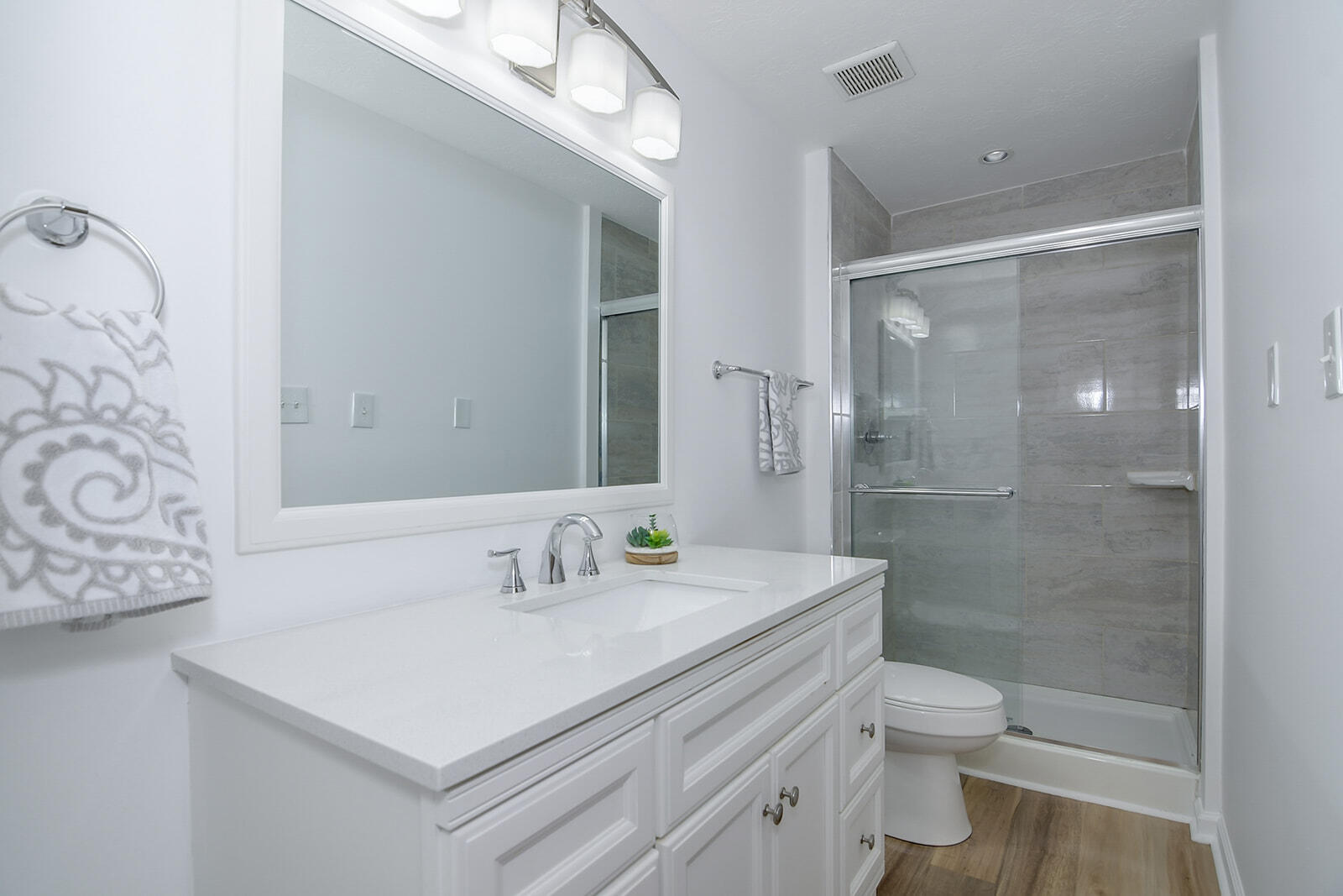 2008 RICHMOND Avenue