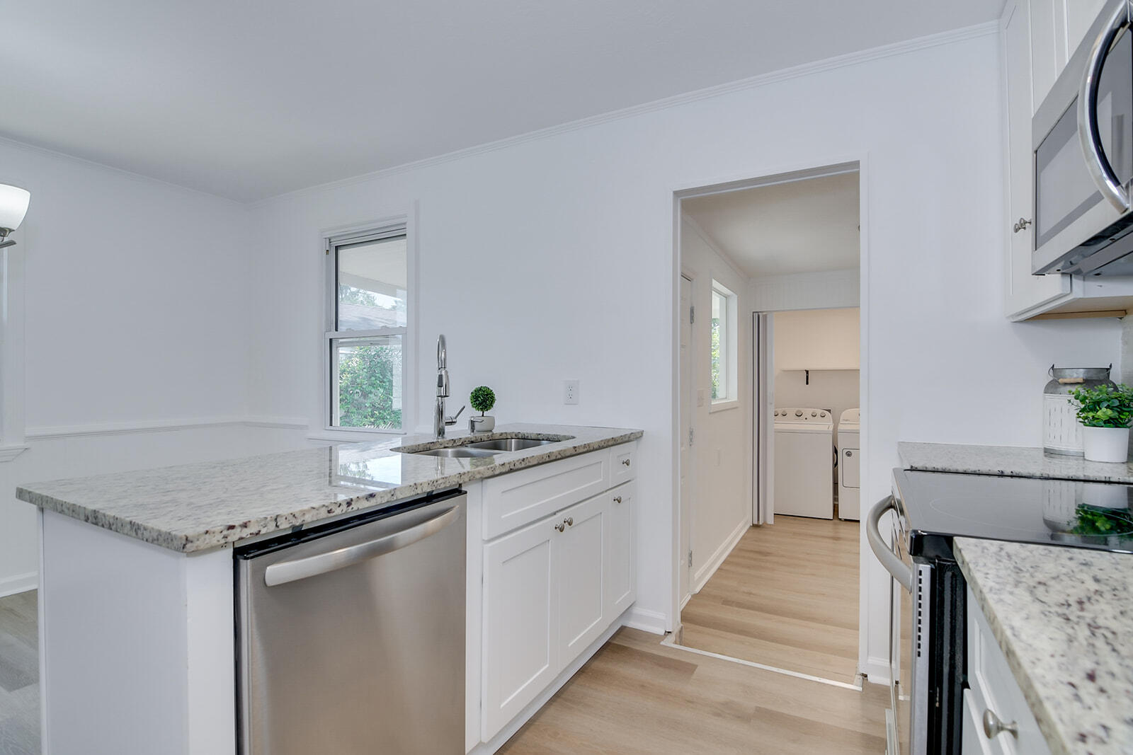 2008 RICHMOND Avenue