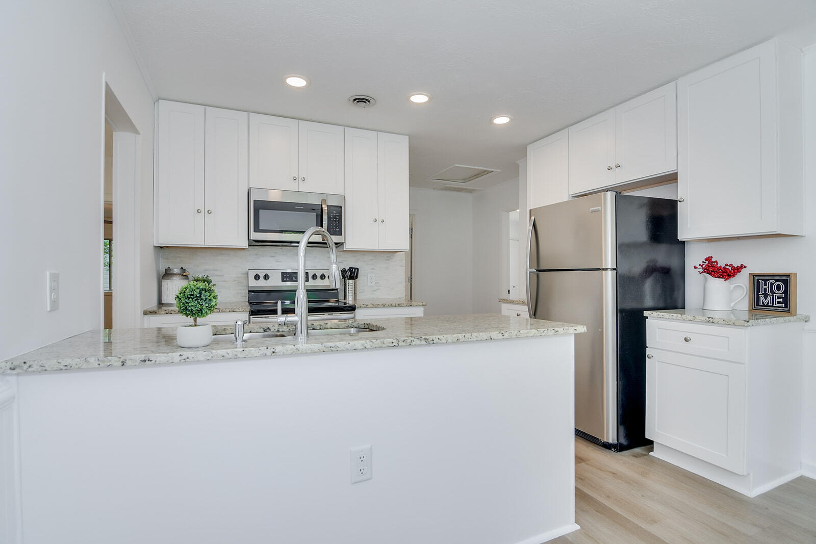 2008 RICHMOND Avenue