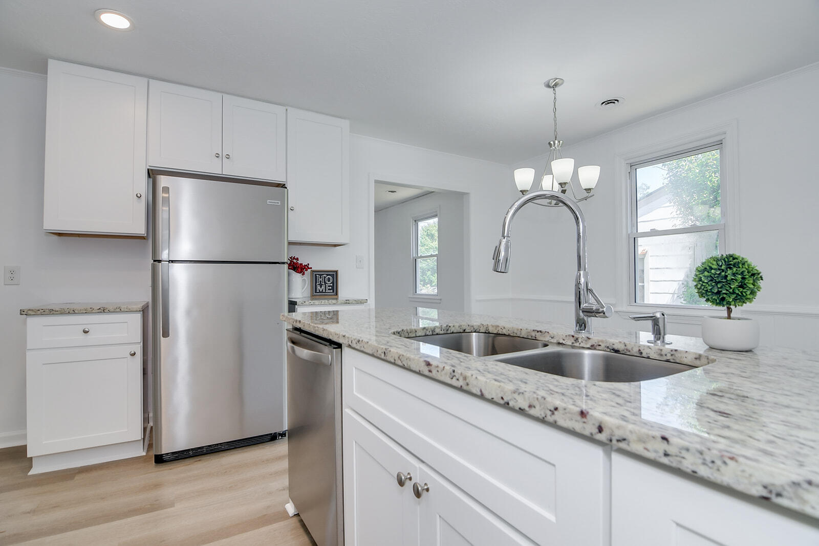 2008 RICHMOND Avenue