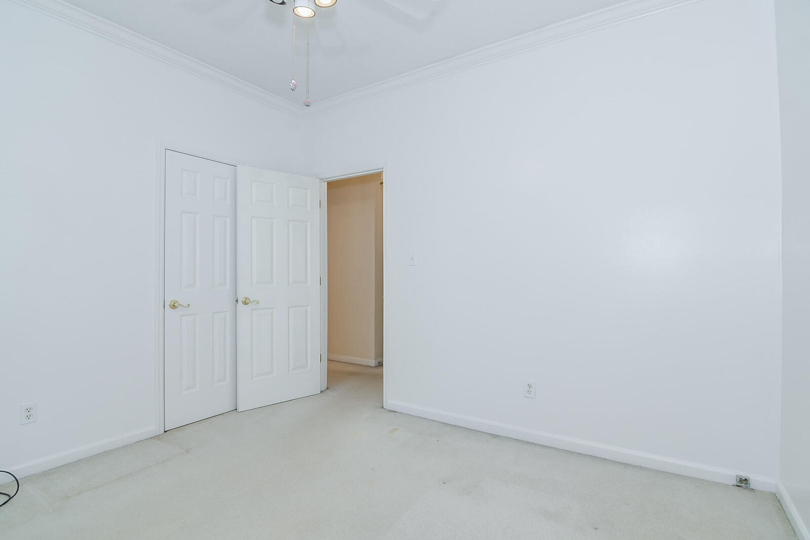 4199 N KNOLLCREST CIRCLE Circle