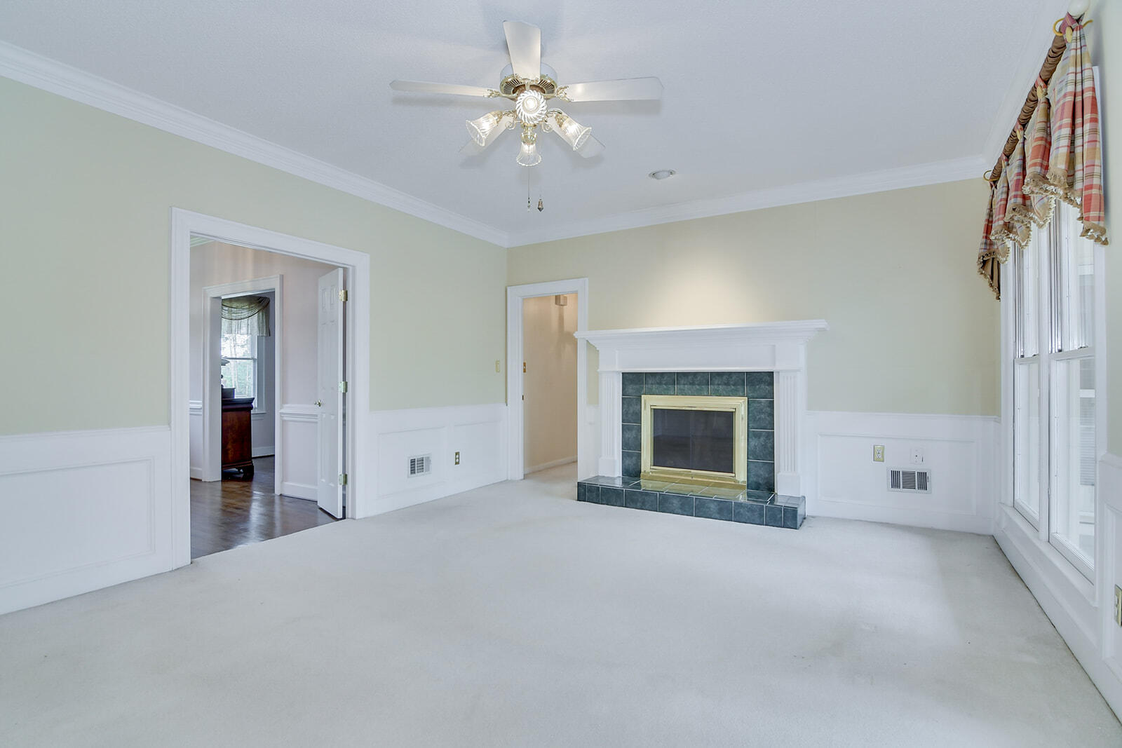 4199 N KNOLLCREST CIRCLE Circle