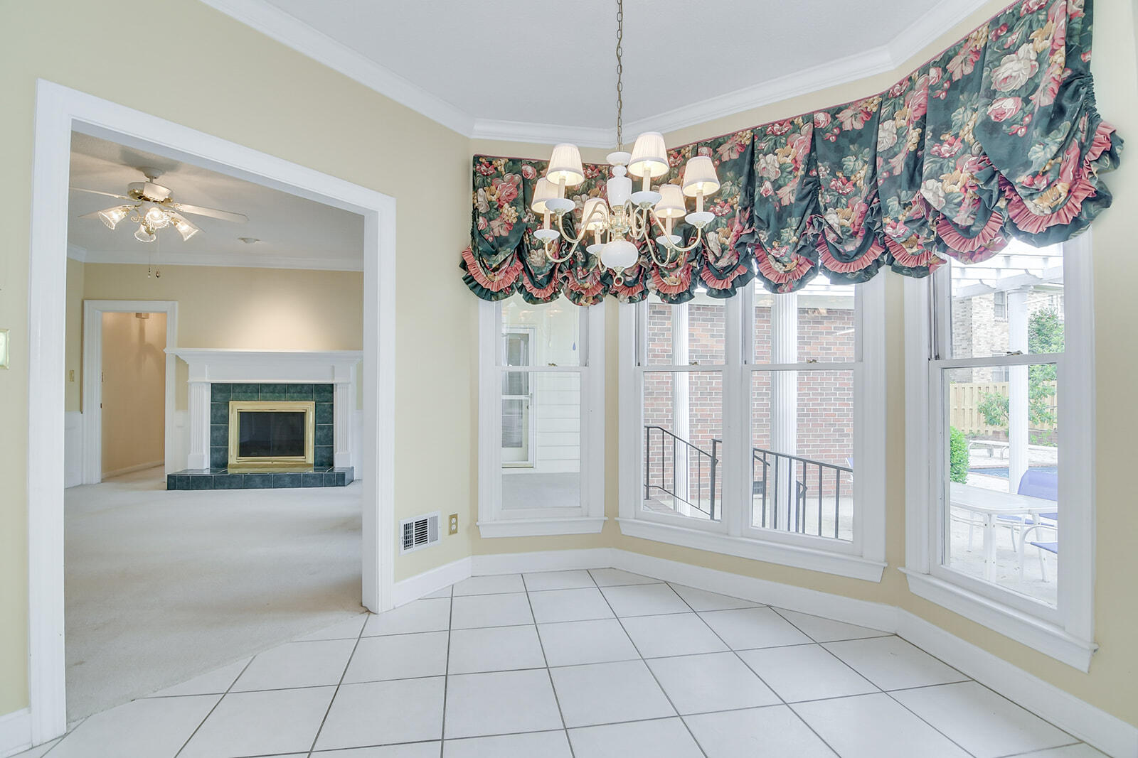 4199 N KNOLLCREST CIRCLE Circle