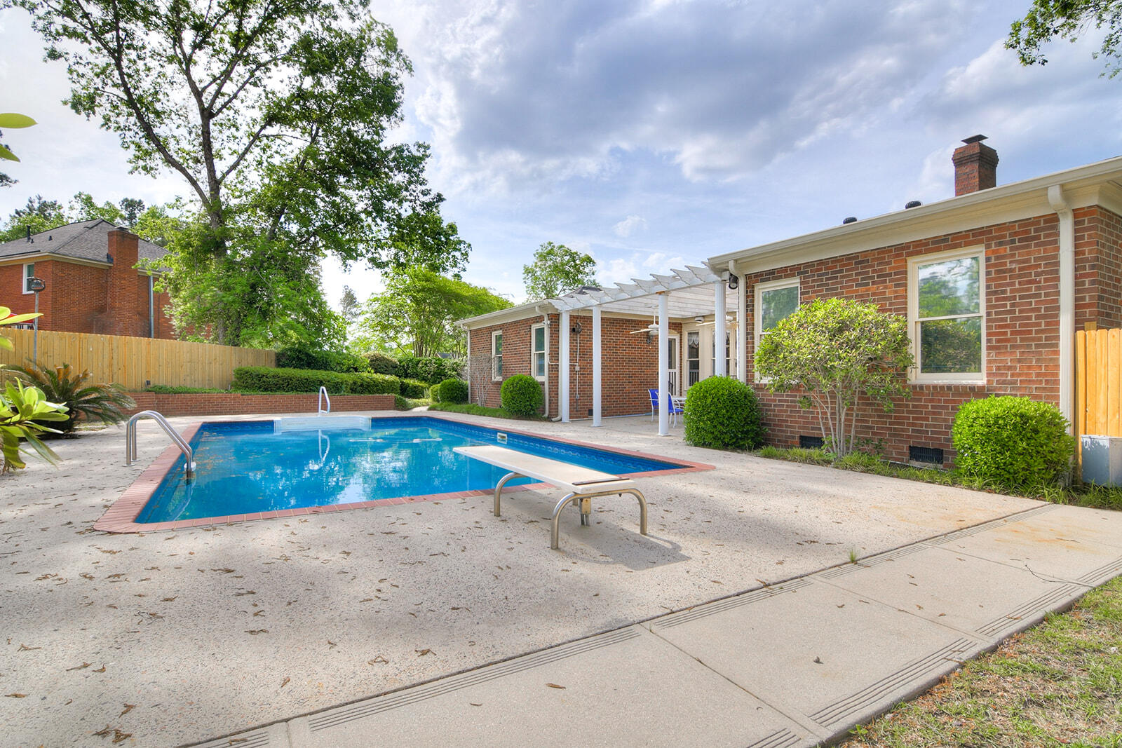 4199 N KNOLLCREST CIRCLE Circle