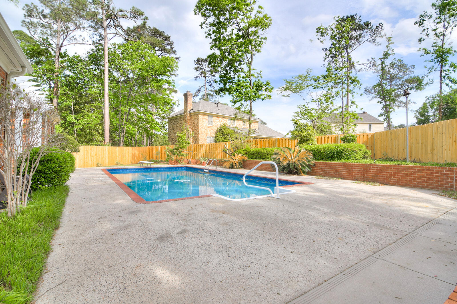 4199 N KNOLLCREST CIRCLE Circle