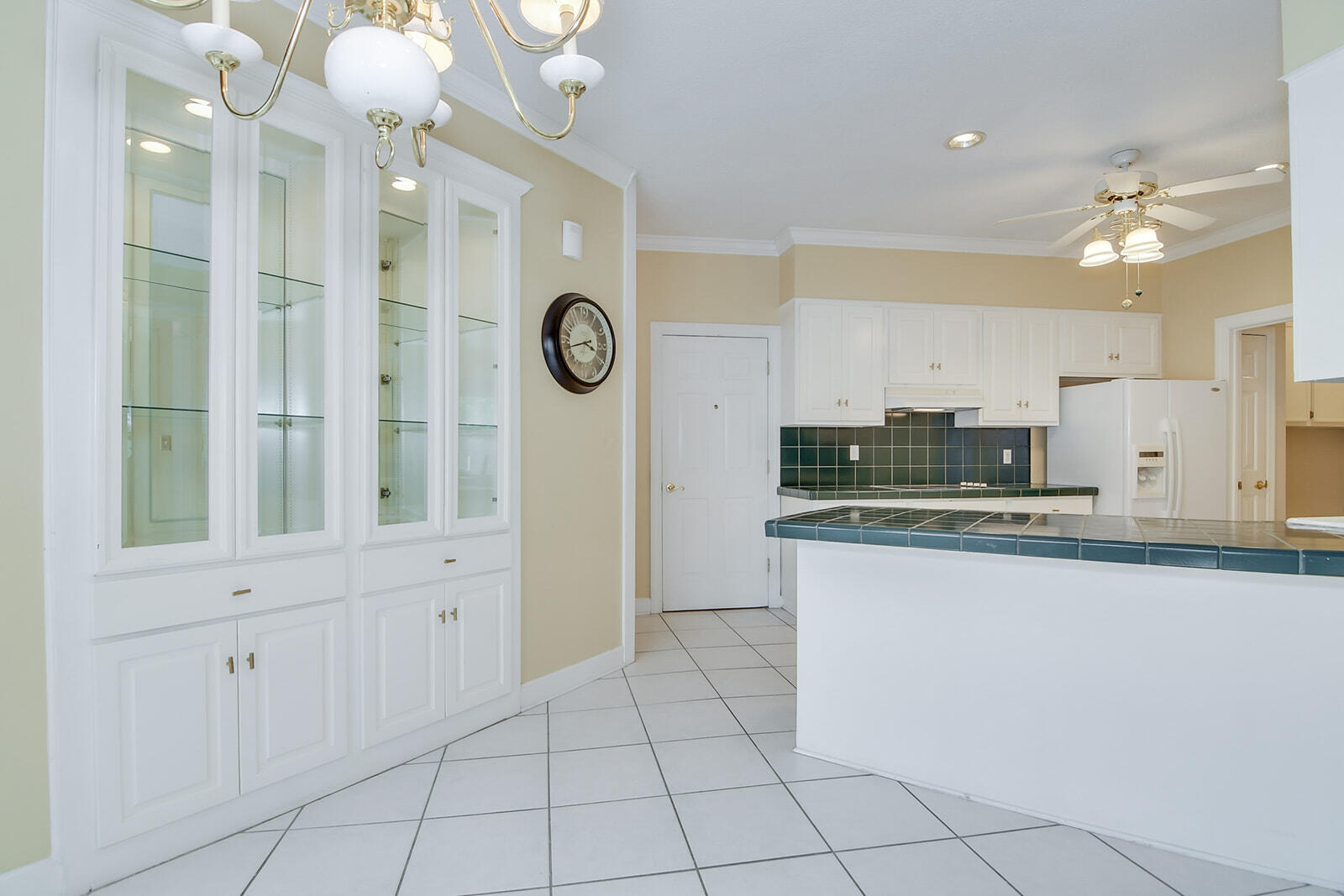 4199 N KNOLLCREST CIRCLE Circle