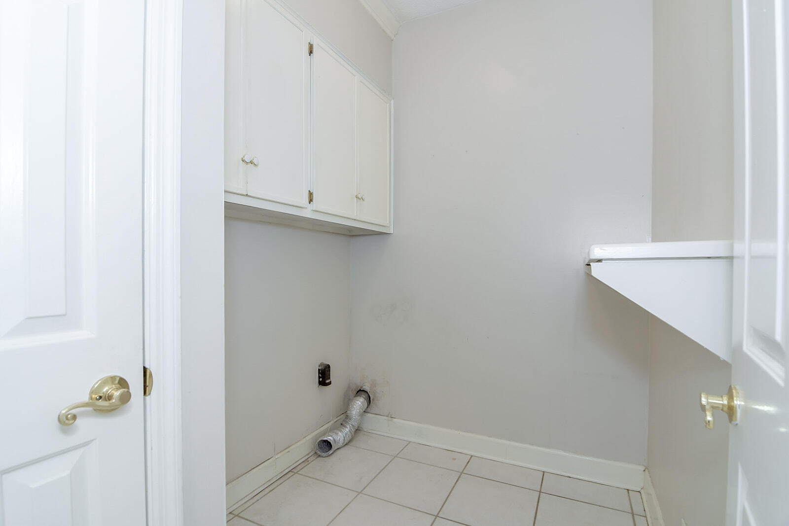 4199 N KNOLLCREST CIRCLE Circle