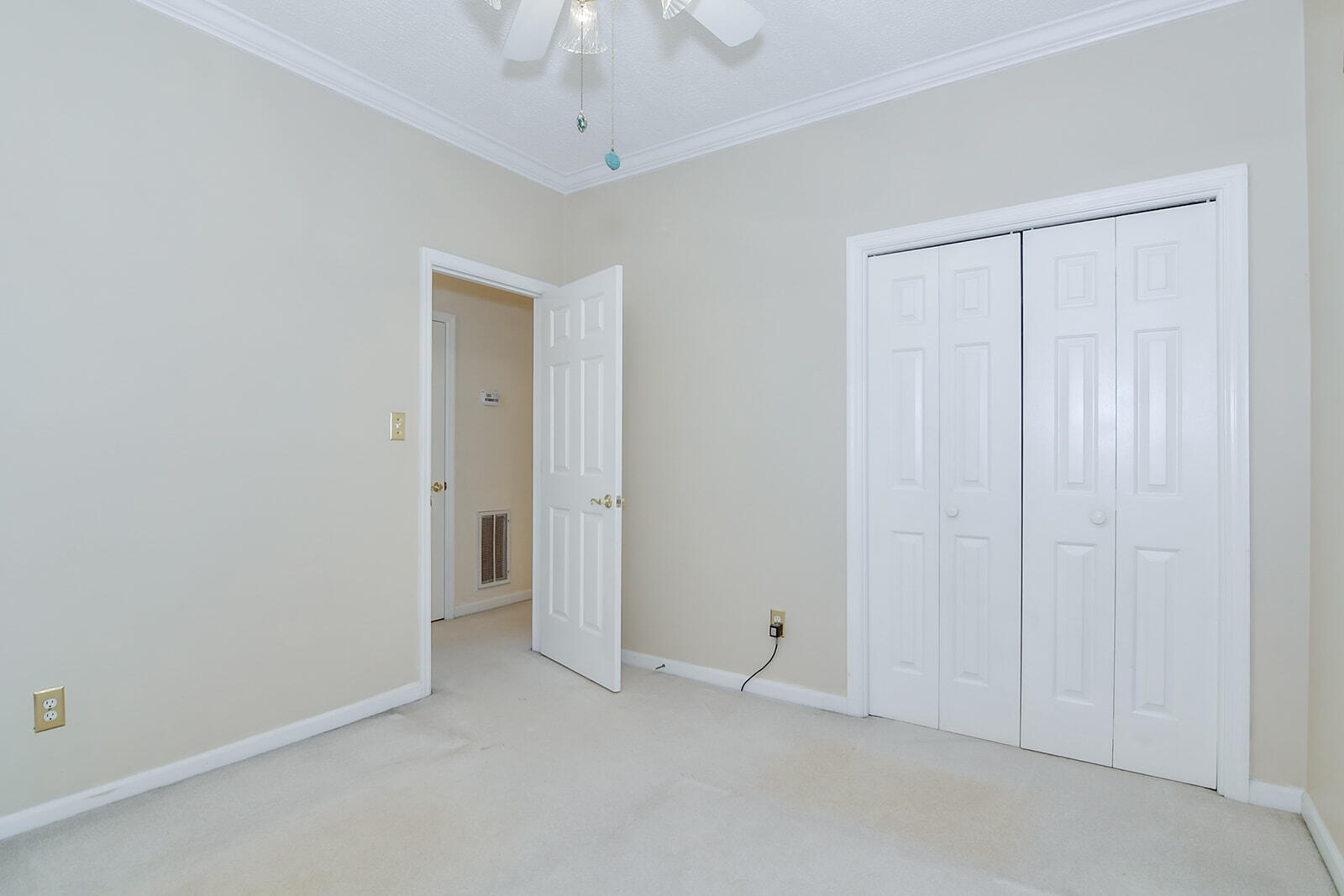 4199 N KNOLLCREST CIRCLE Circle