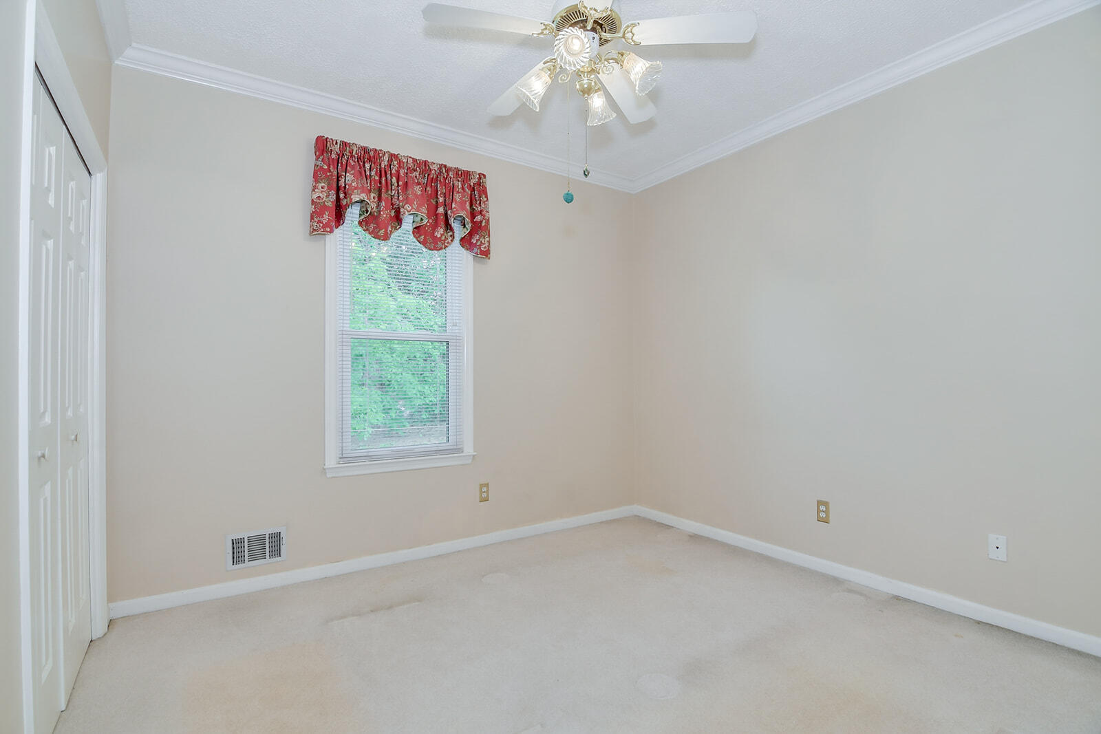 4199 N KNOLLCREST CIRCLE Circle