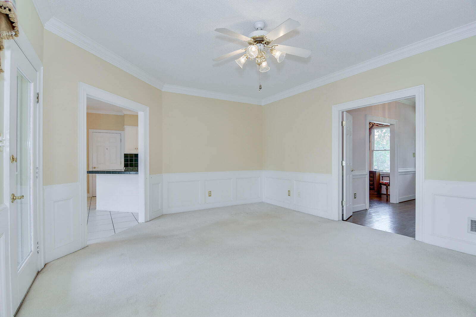 4199 N KNOLLCREST CIRCLE Circle