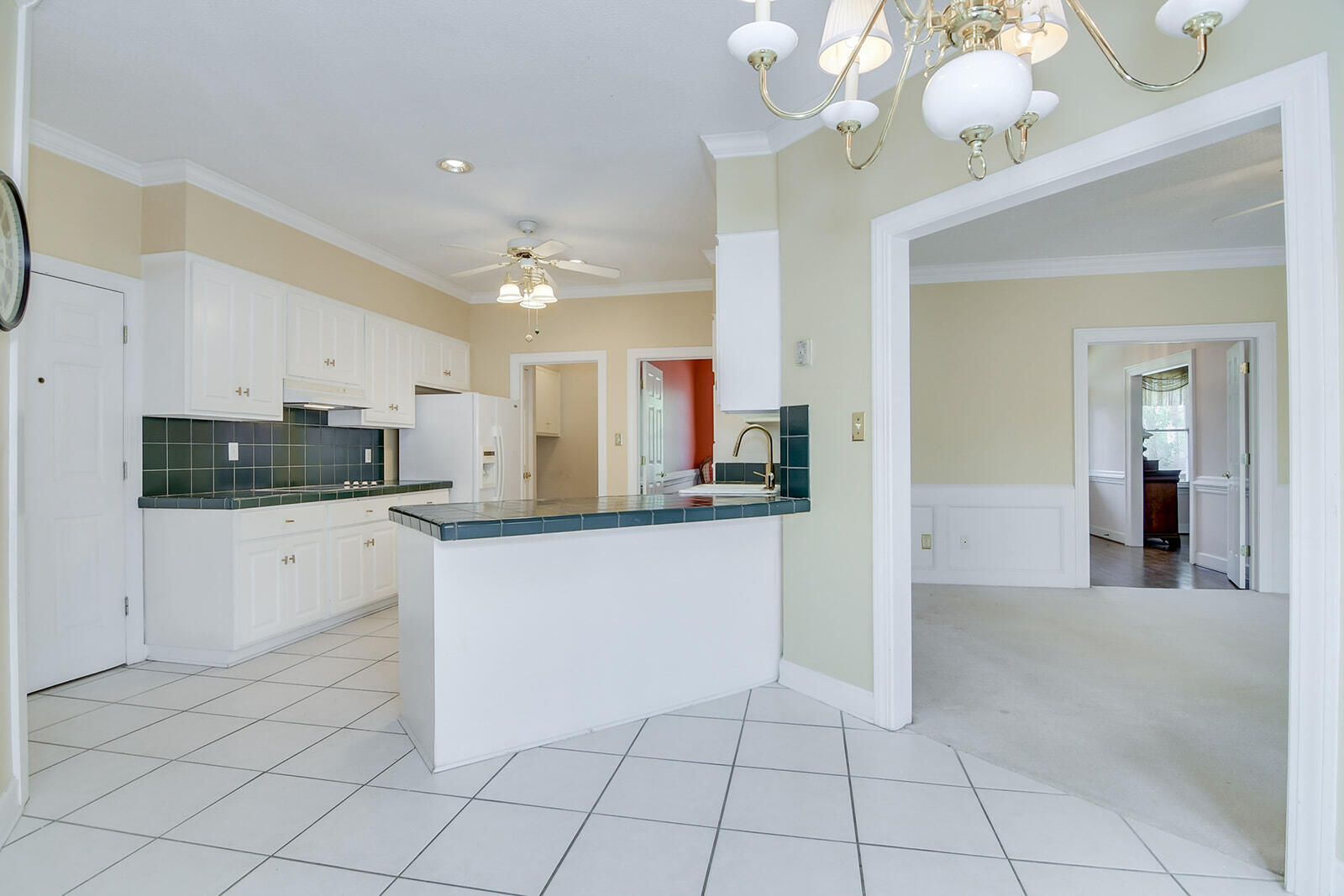 4199 N KNOLLCREST CIRCLE Circle