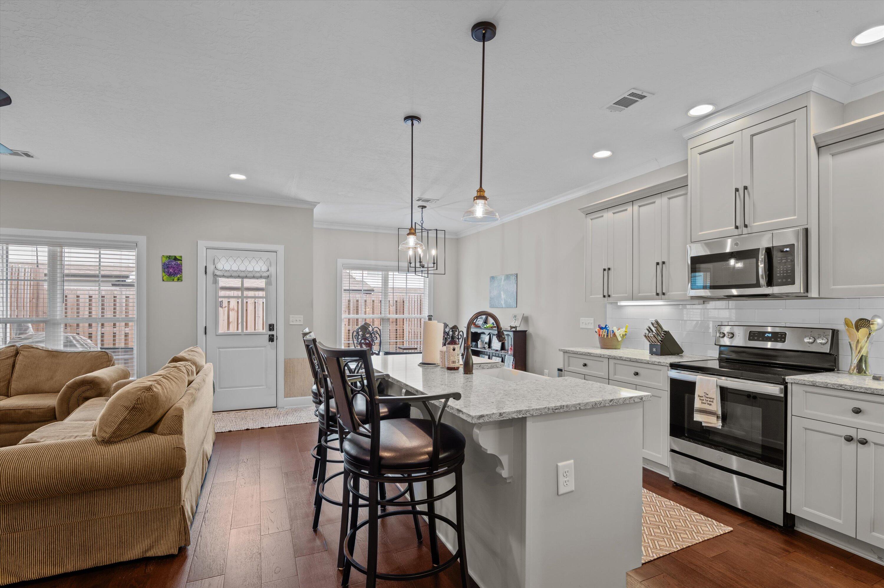 1955 AVENEL Lane