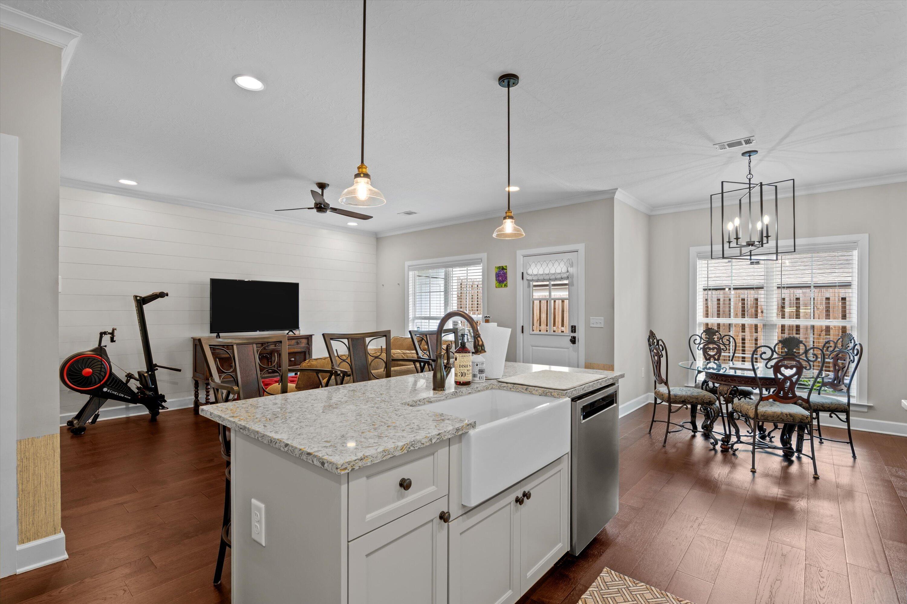 1955 AVENEL Lane