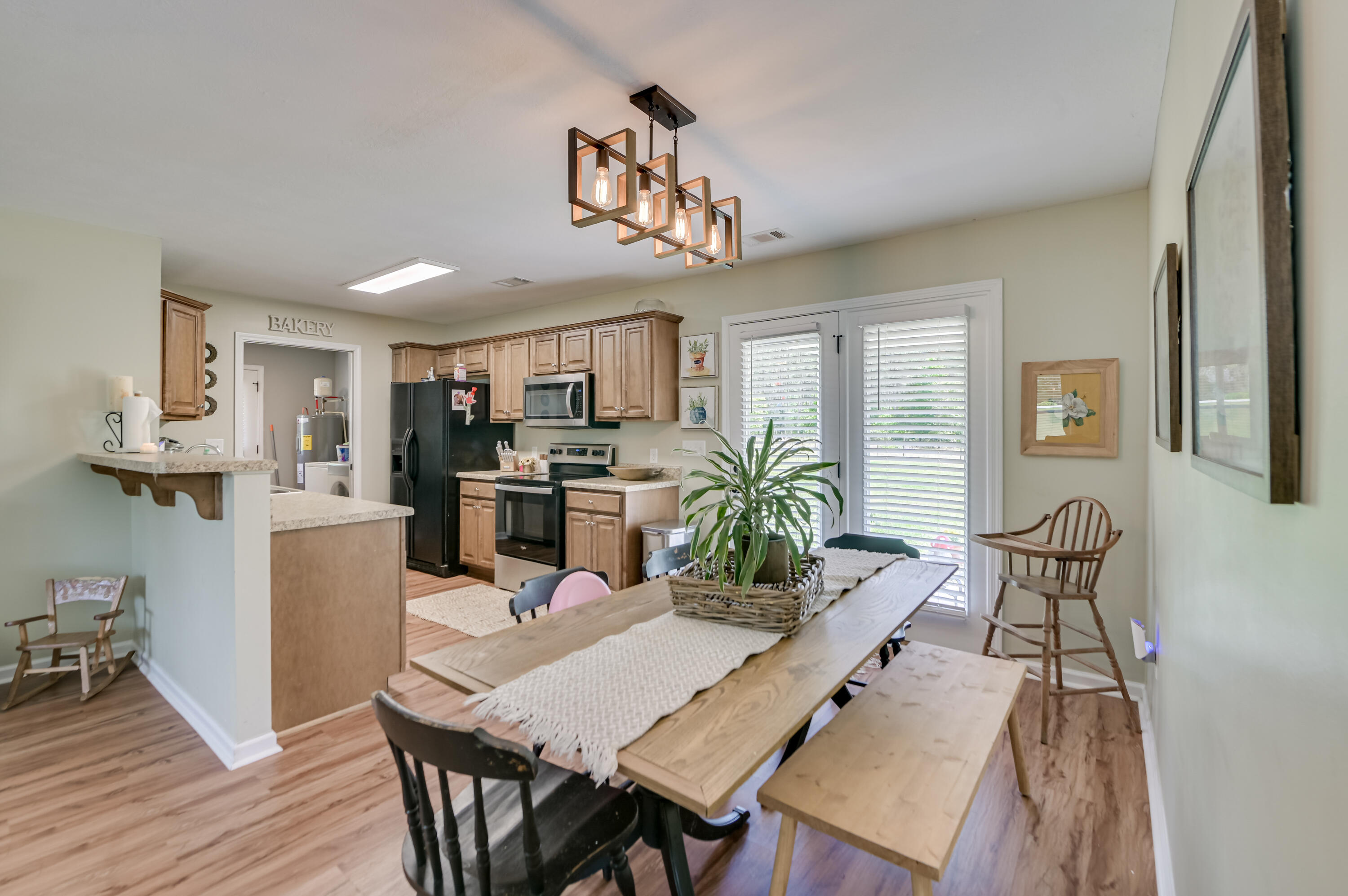 2242 WHITE OAK RD Road