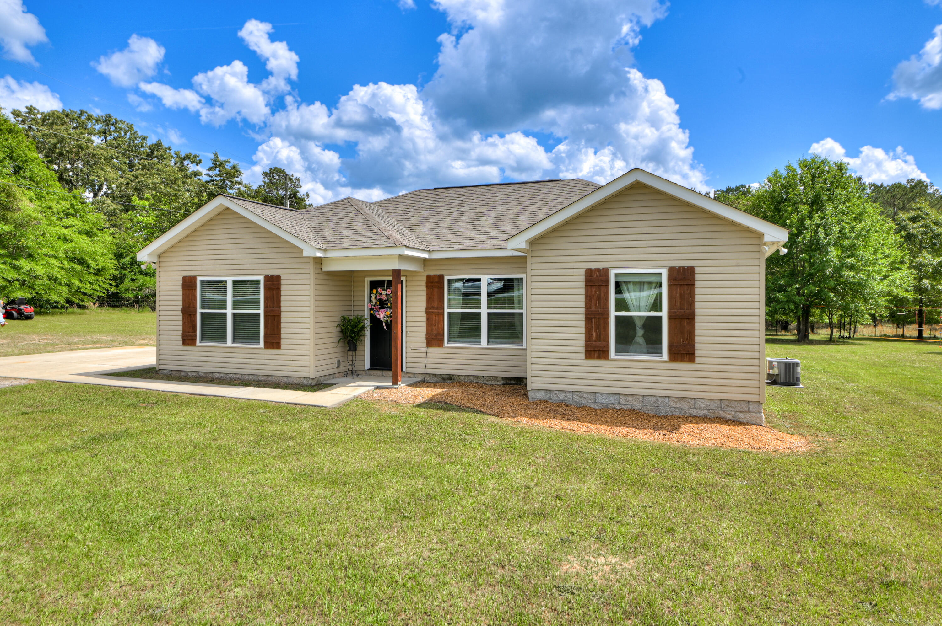 2242 WHITE OAK RD Road