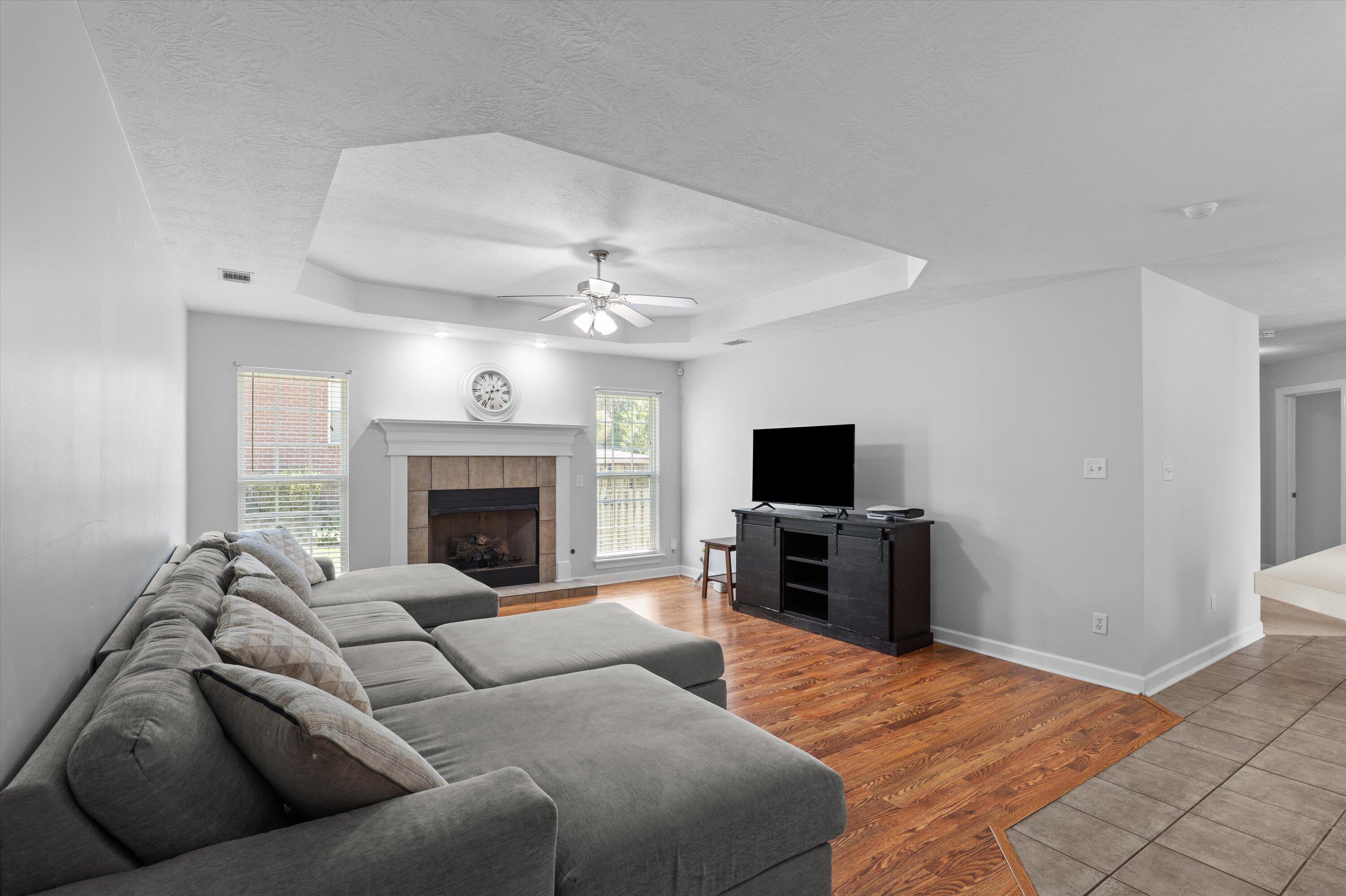 1382 Shadow Oak Drive