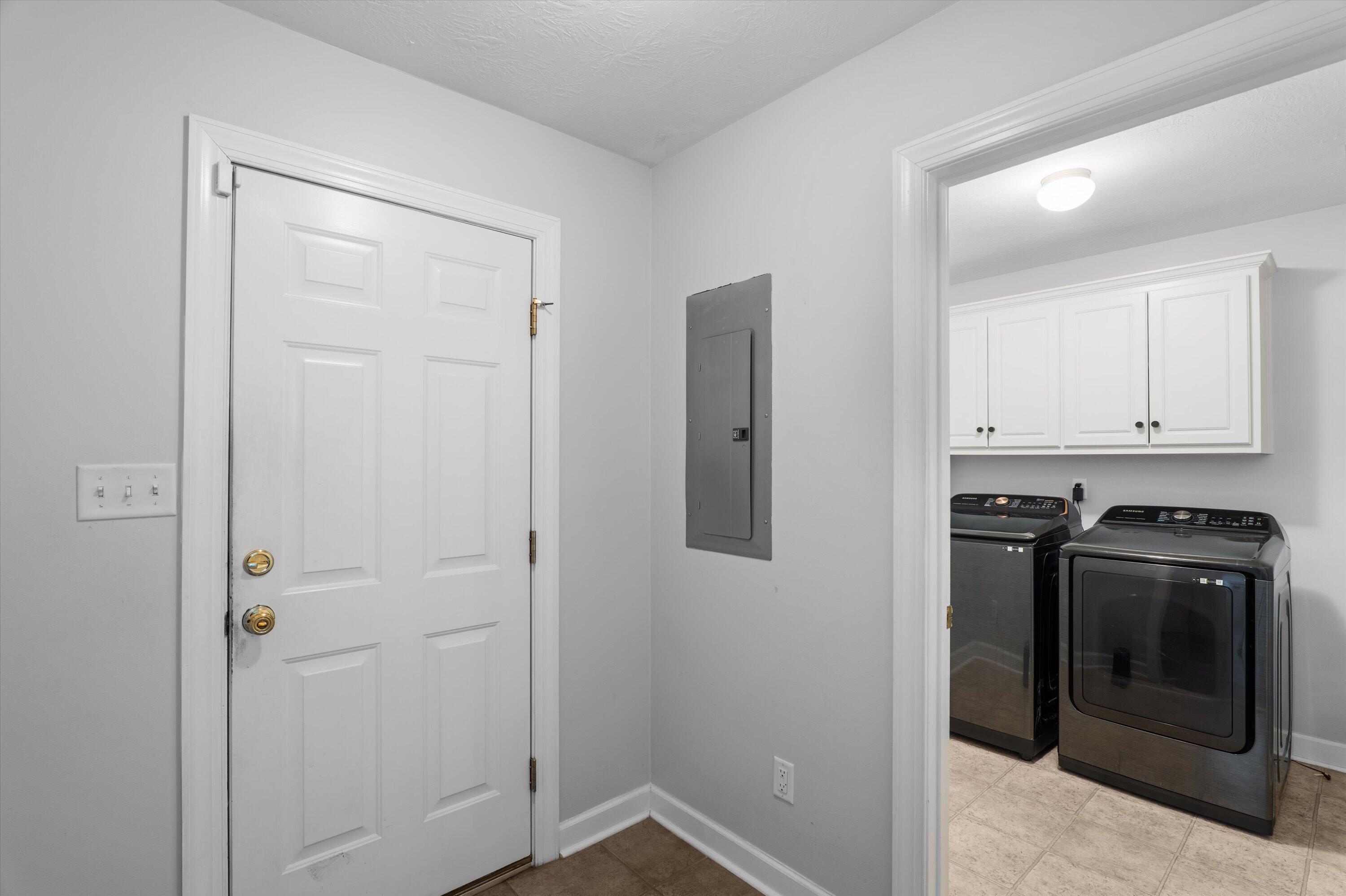 1382 Shadow Oak Drive