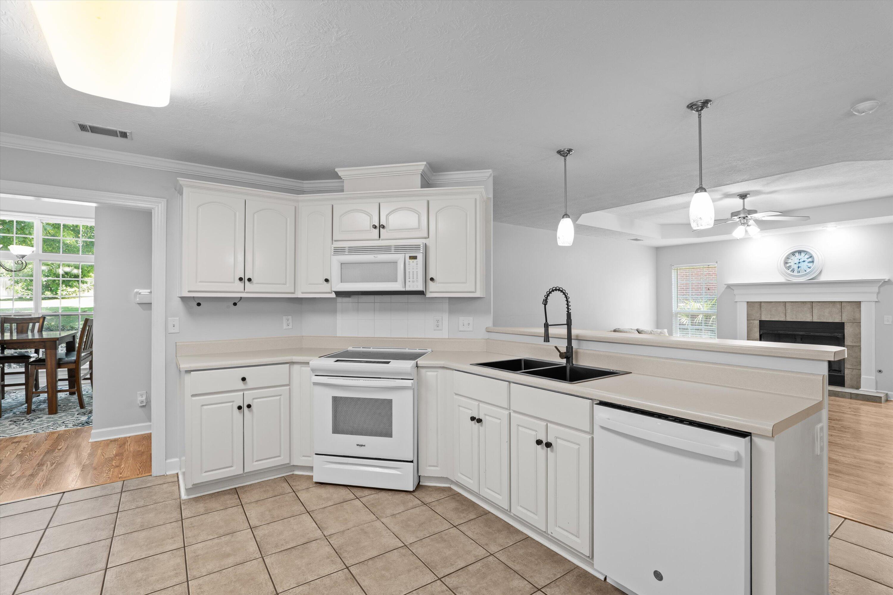 1382 Shadow Oak Drive