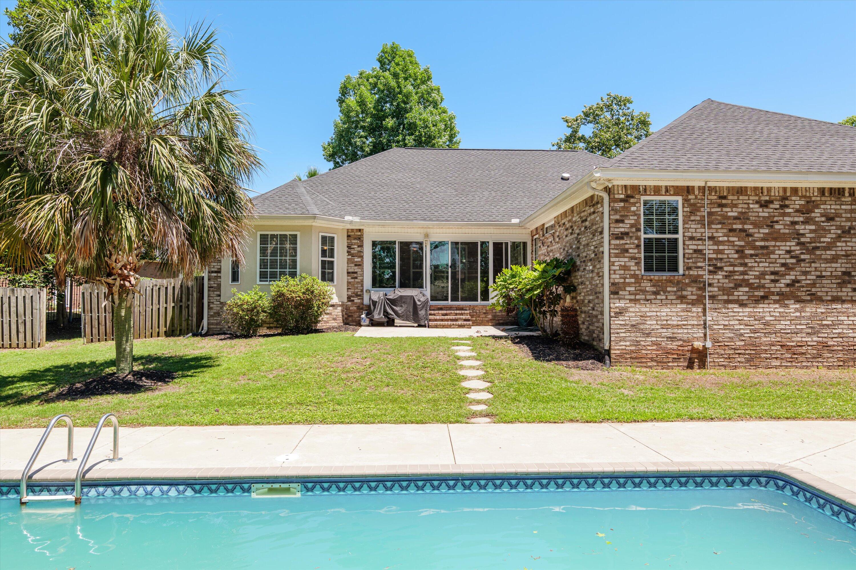 1382 Shadow Oak Drive