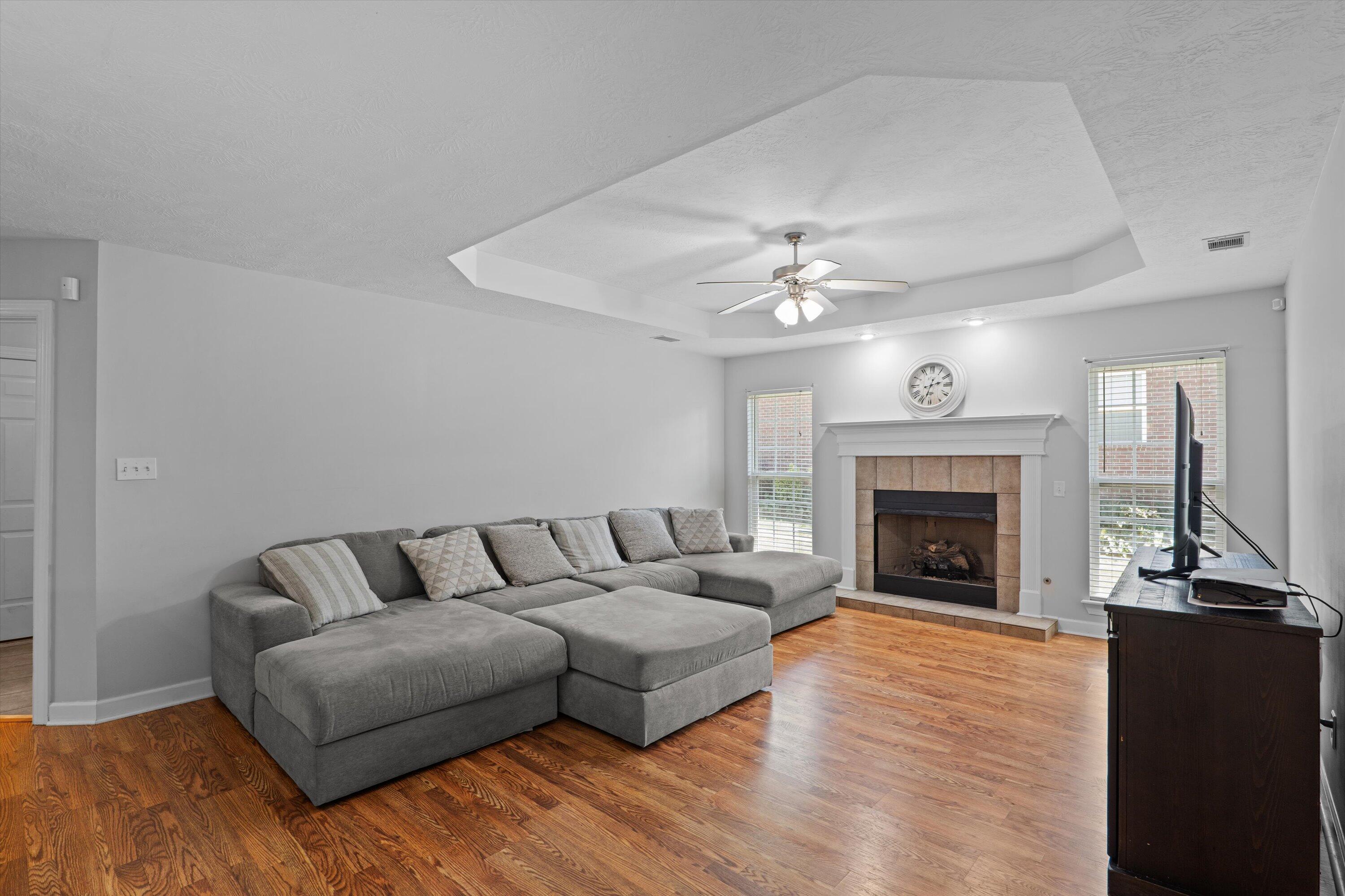 1382 Shadow Oak Drive
