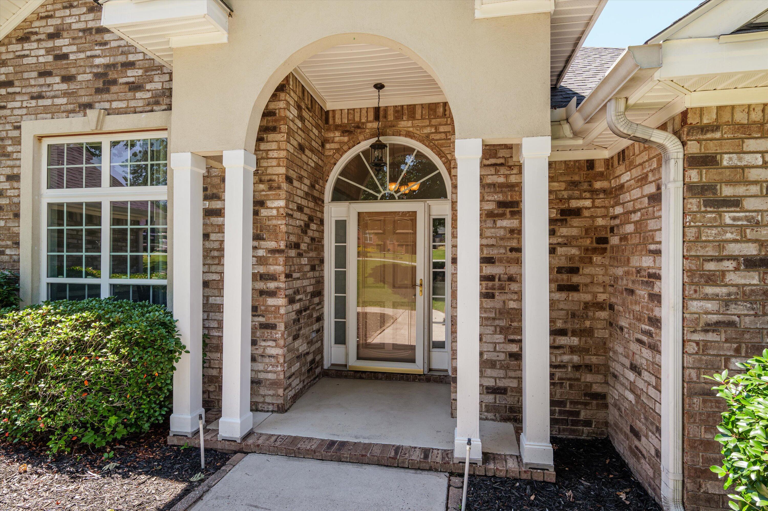 1382 Shadow Oak Drive