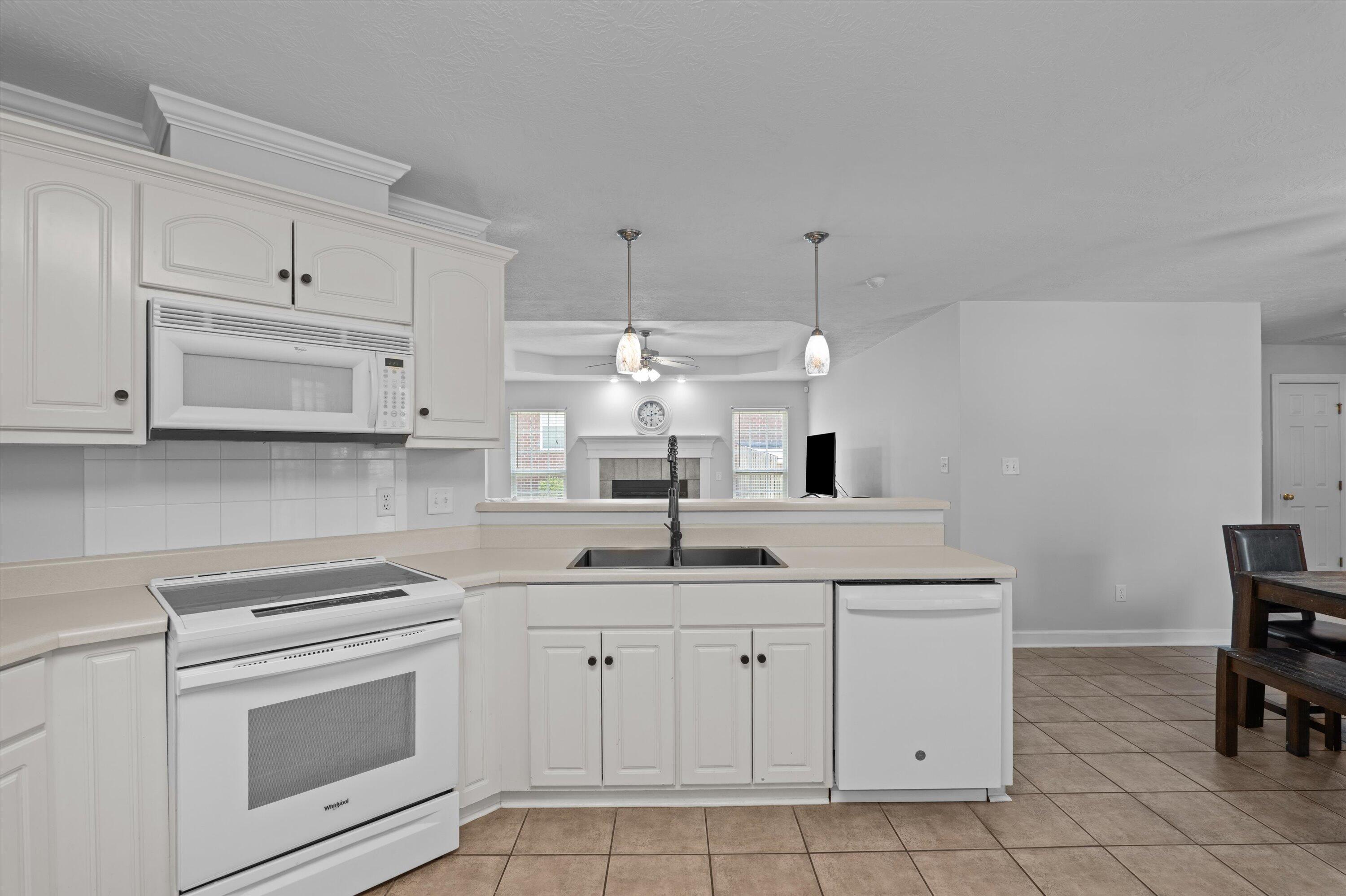 1382 Shadow Oak Drive