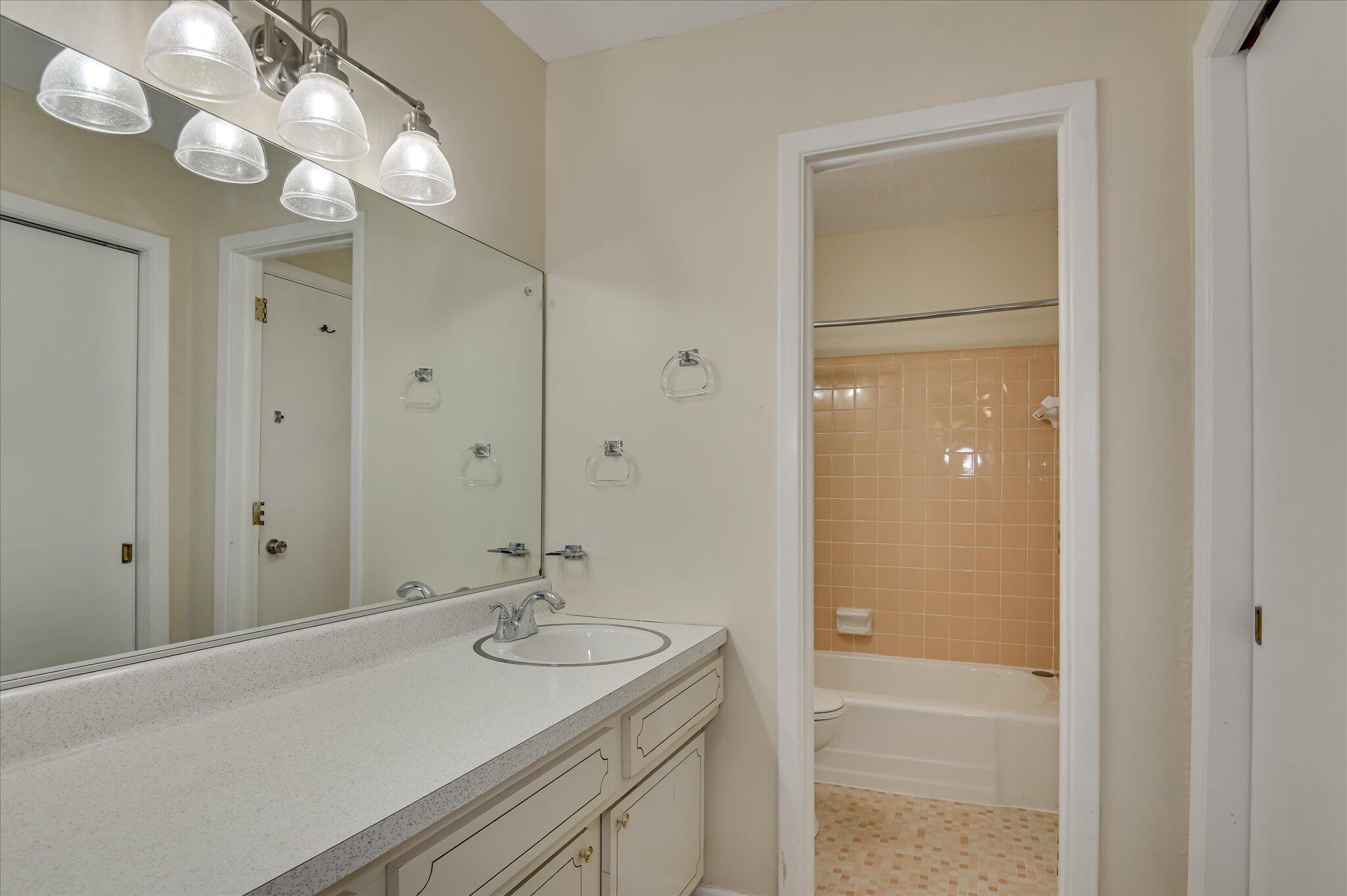 827 Milledge Road, E4