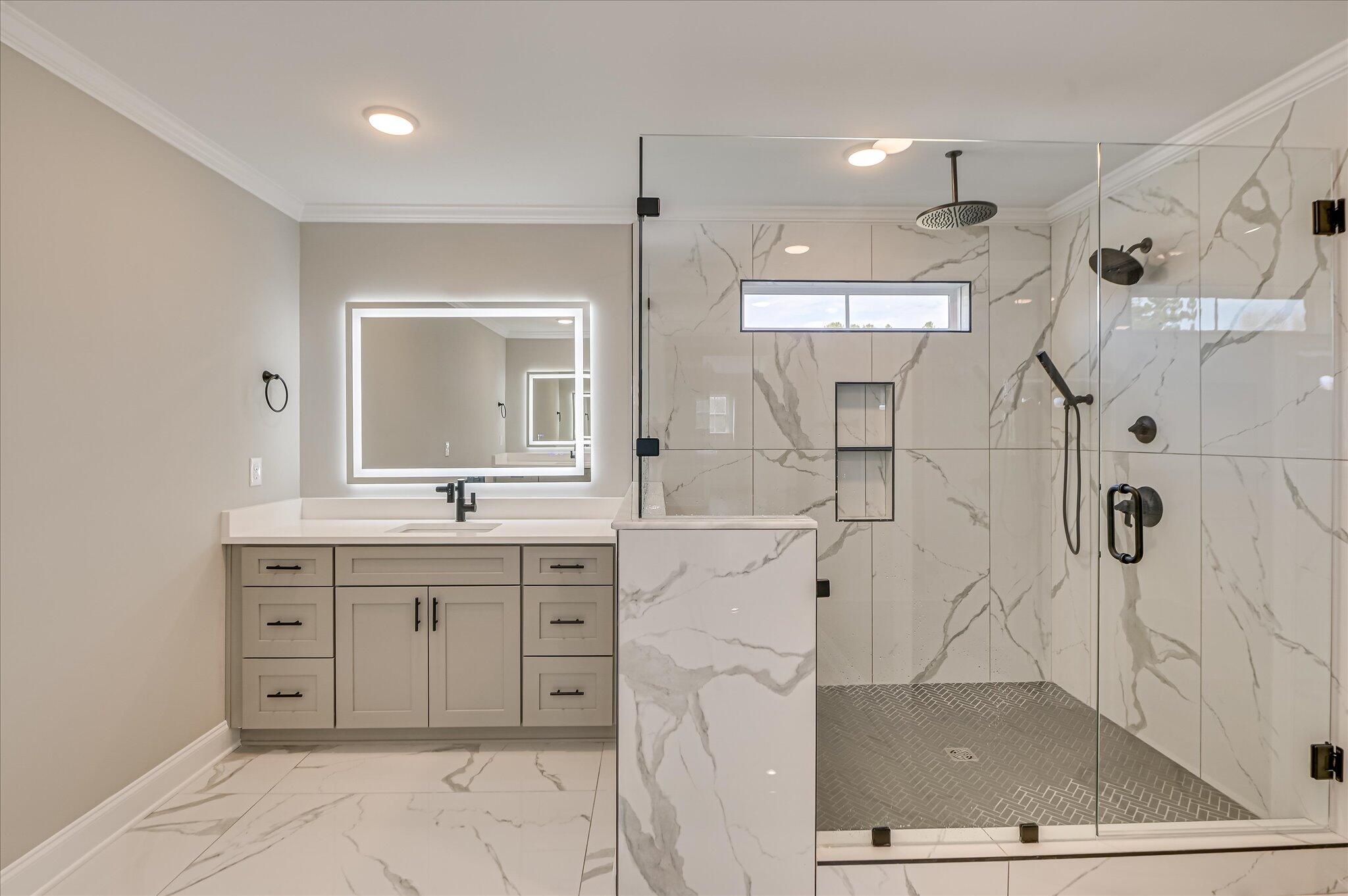 1129 Meandering Trail