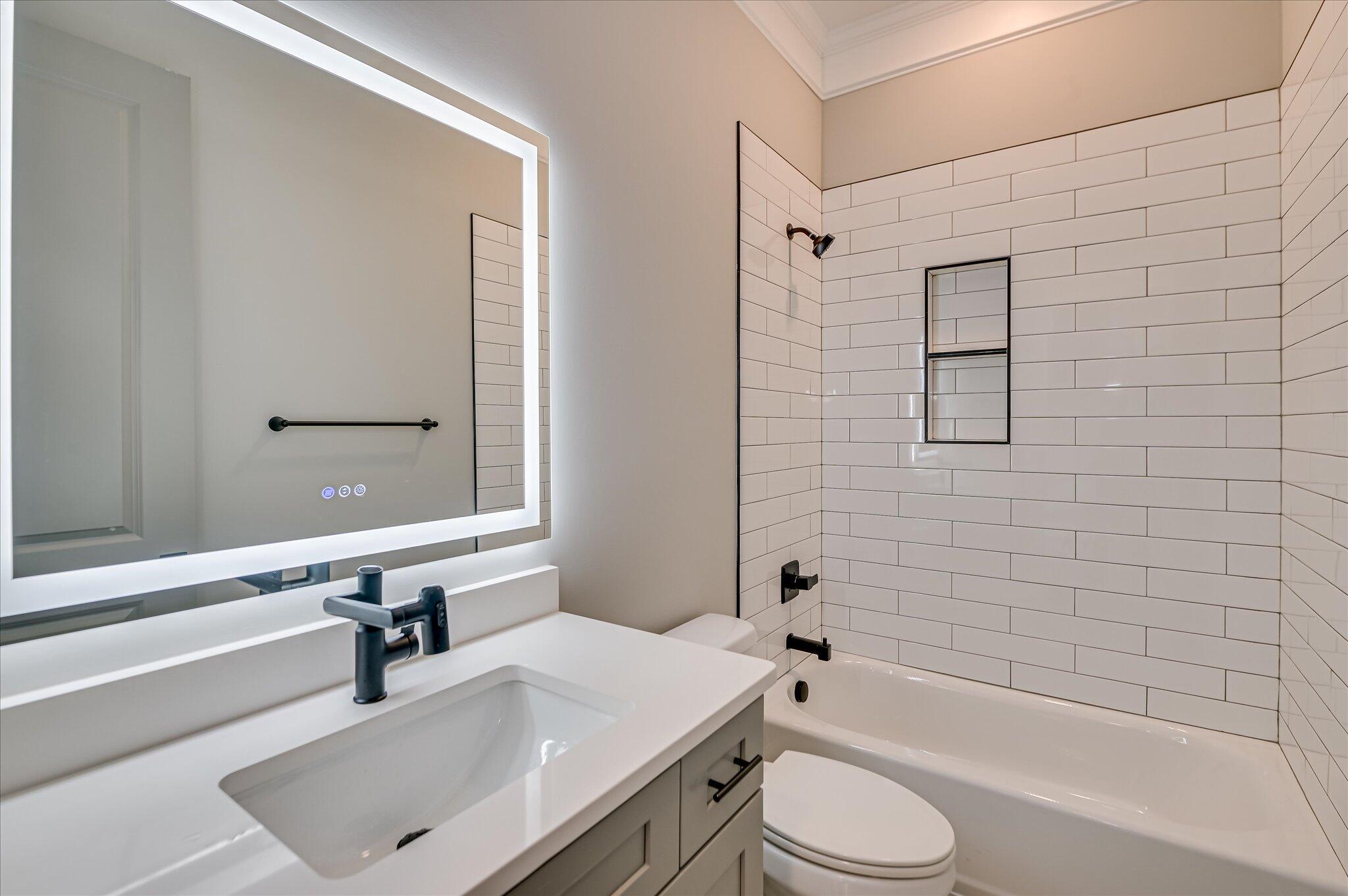 1129 Meandering Trail