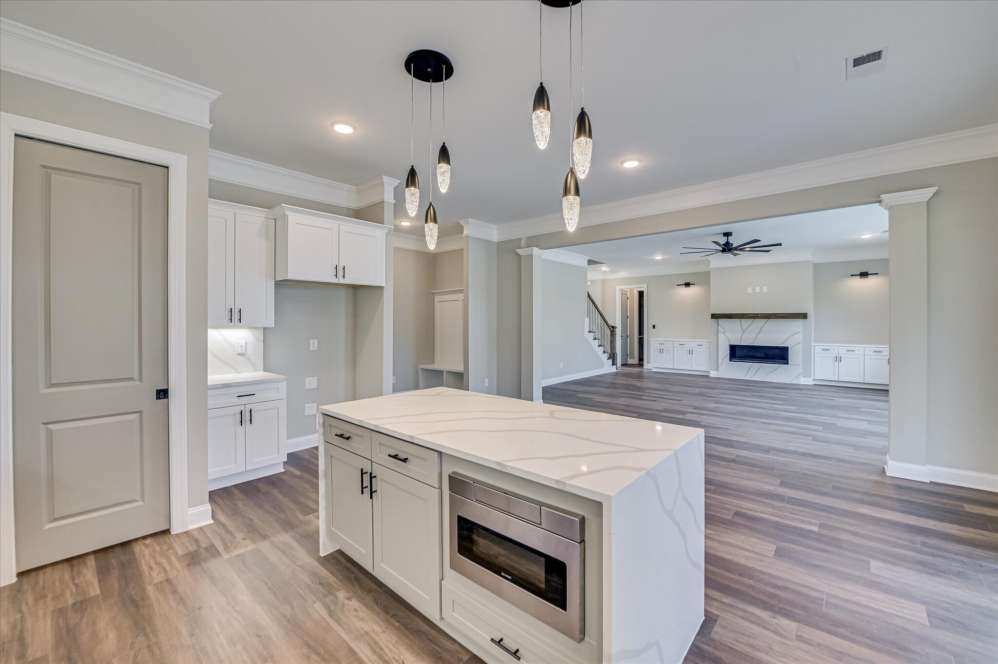 1129 Meandering Trail