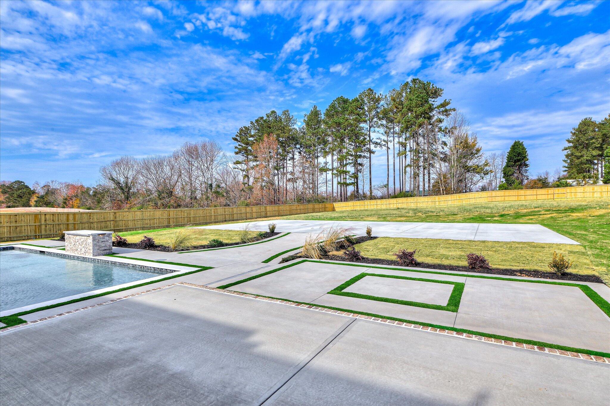 1129 Meandering Trail