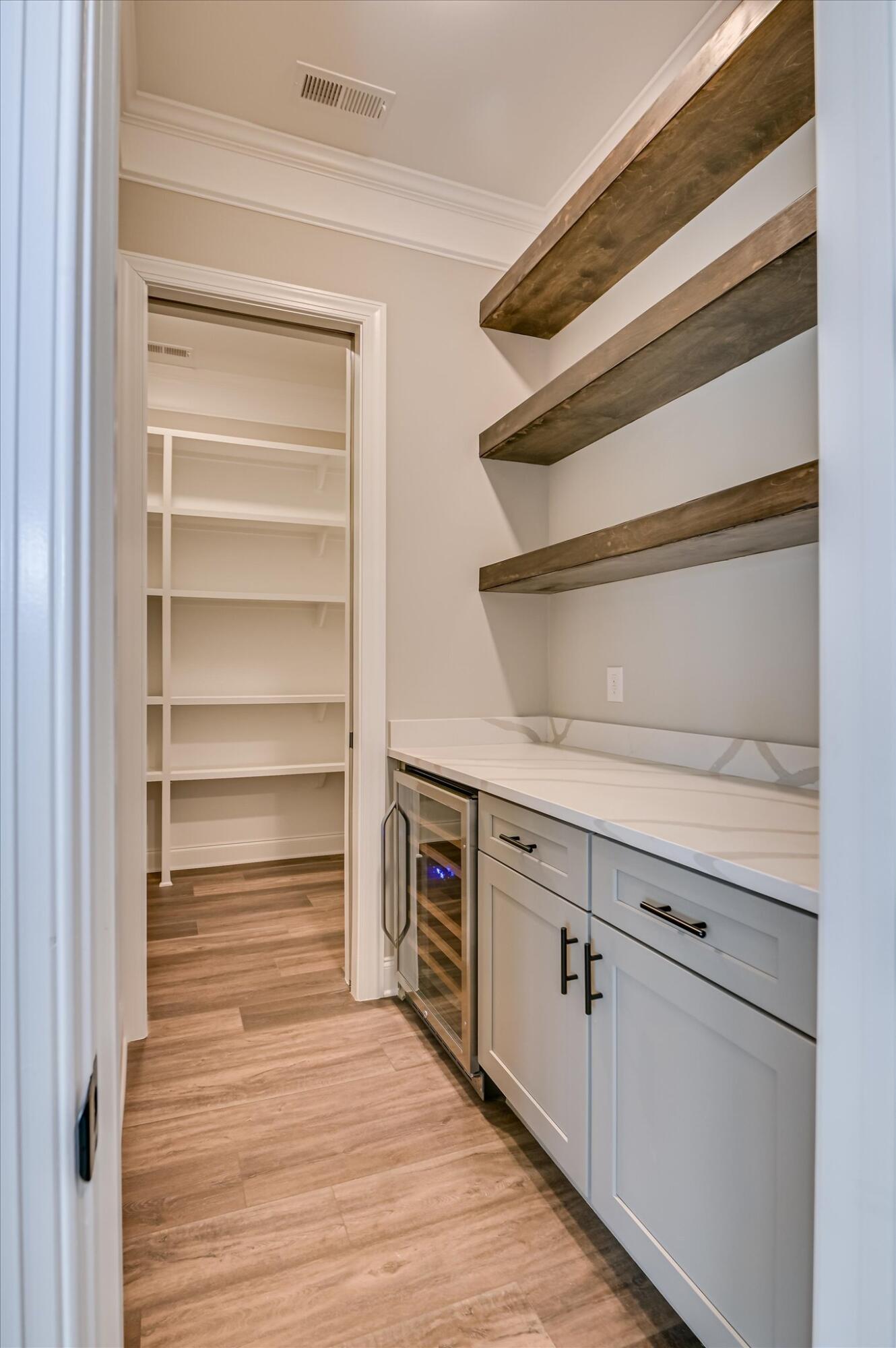 1129 Meandering Trail