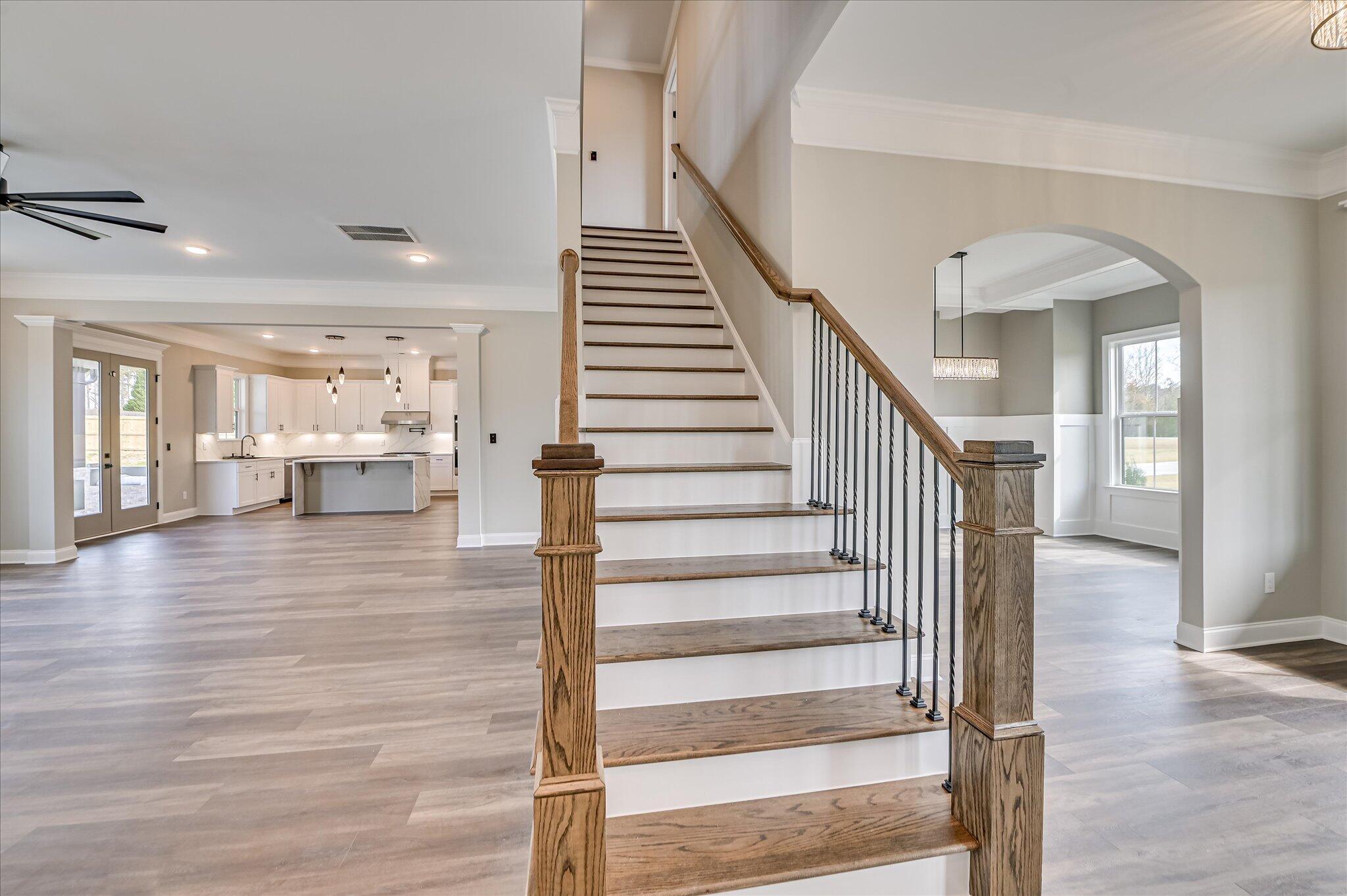 1129 Meandering Trail